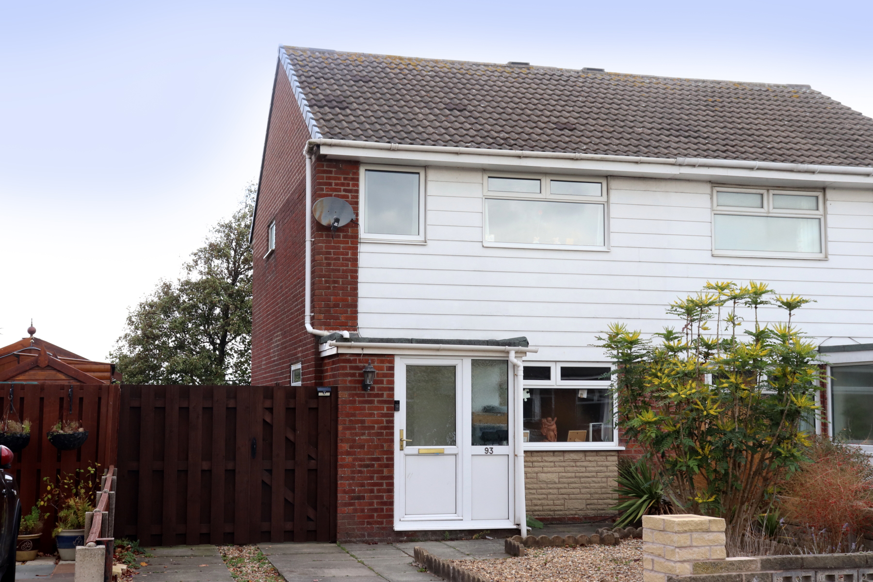 3 Bedroom Semi Detached House For Sale Located Pr9 9gp