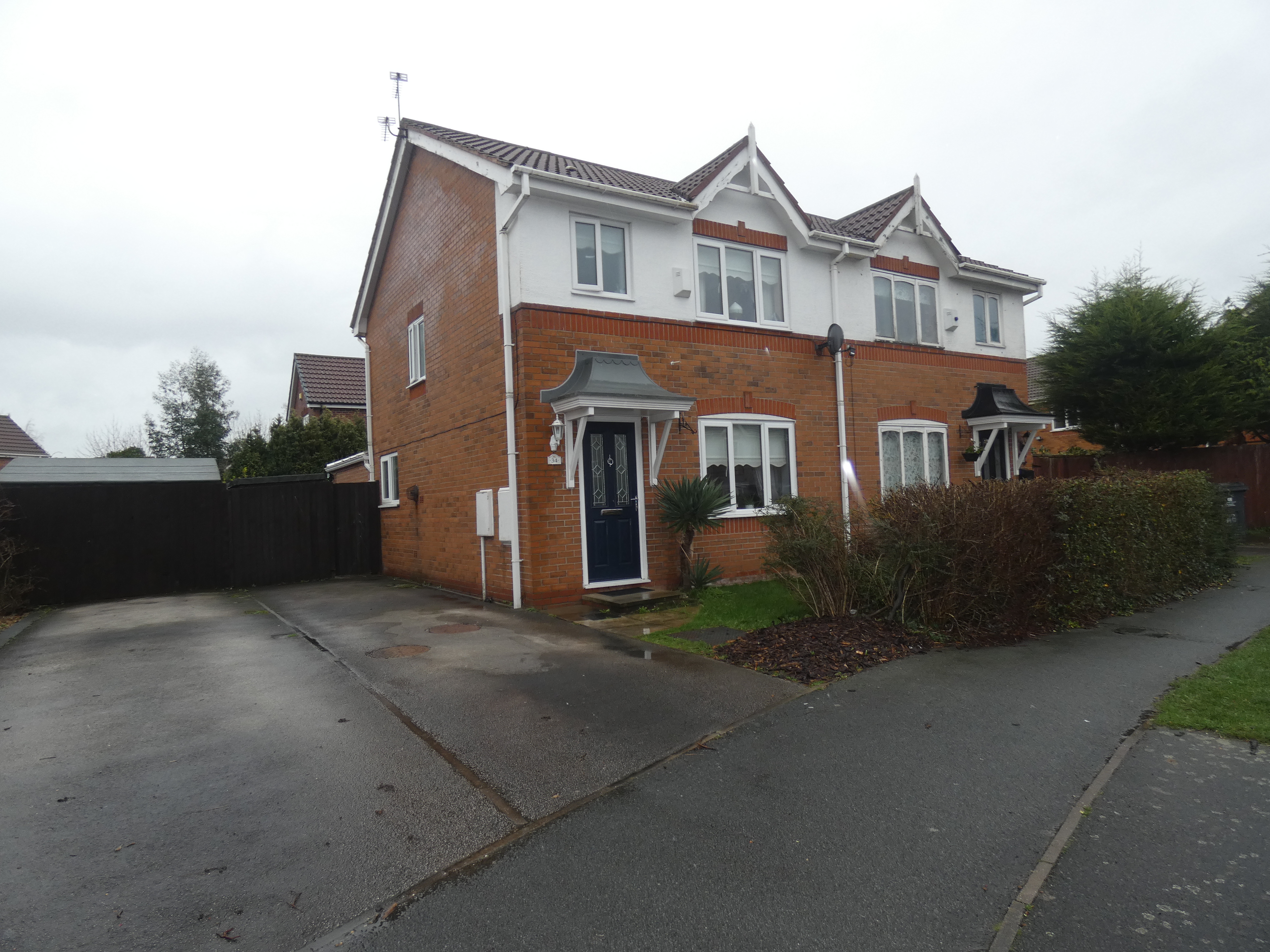 3 bedroom Semidetached House Manorwood Drive, L35 Property Search