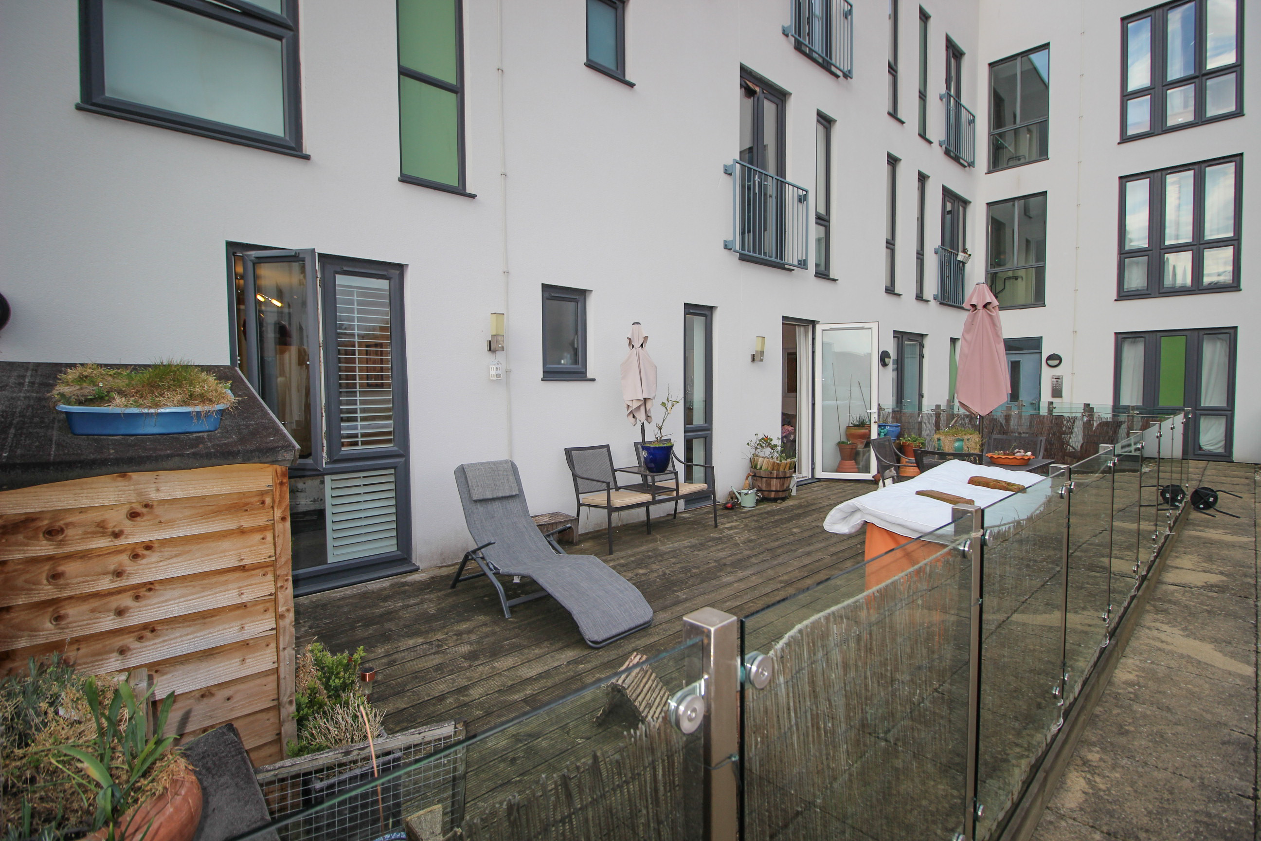 1 Bedroom Apartment For Sale Located Al7 3ef