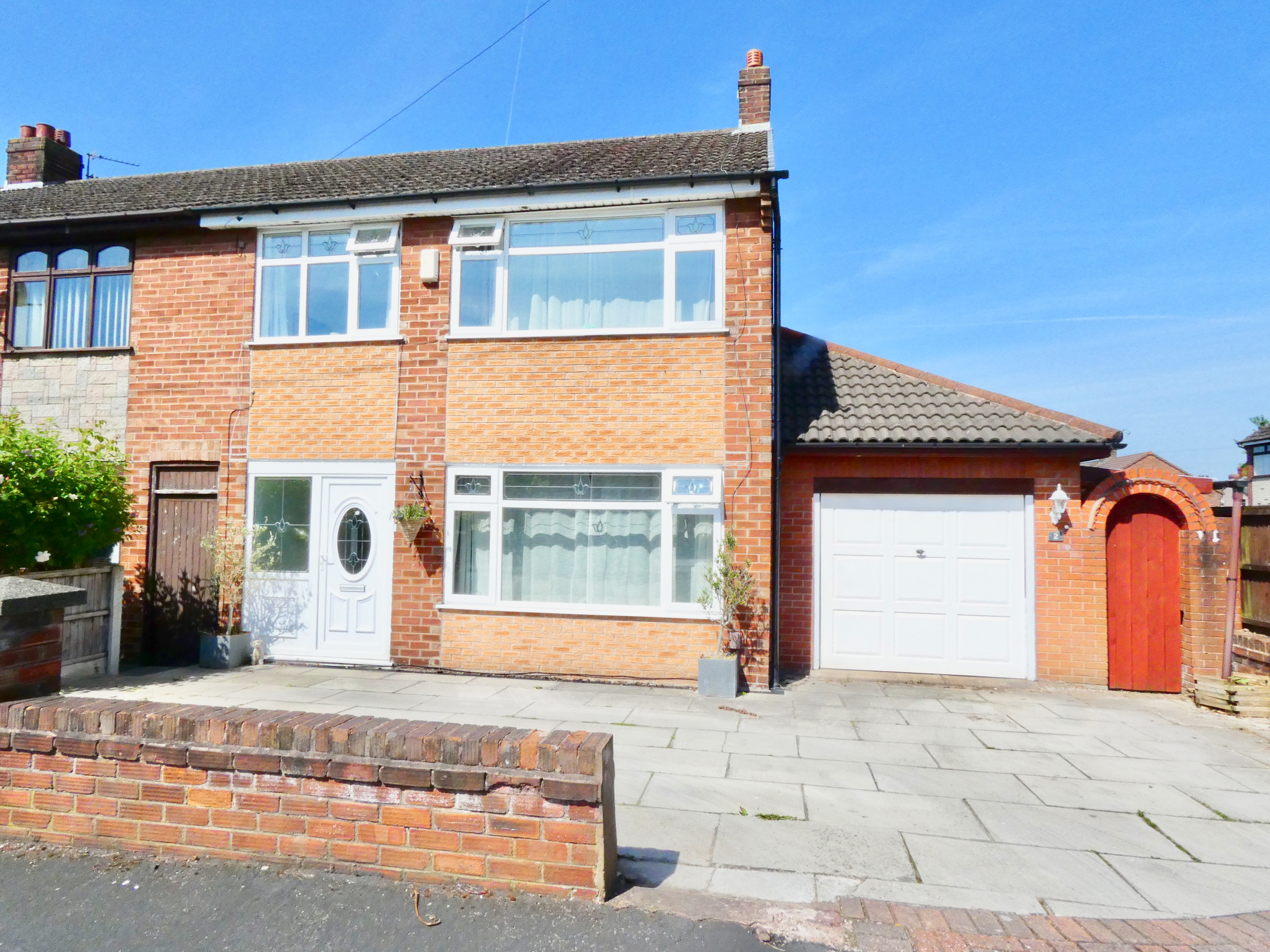 3 bedroom Semidetached House Thornham Avenue, WA9 Property Search Strike