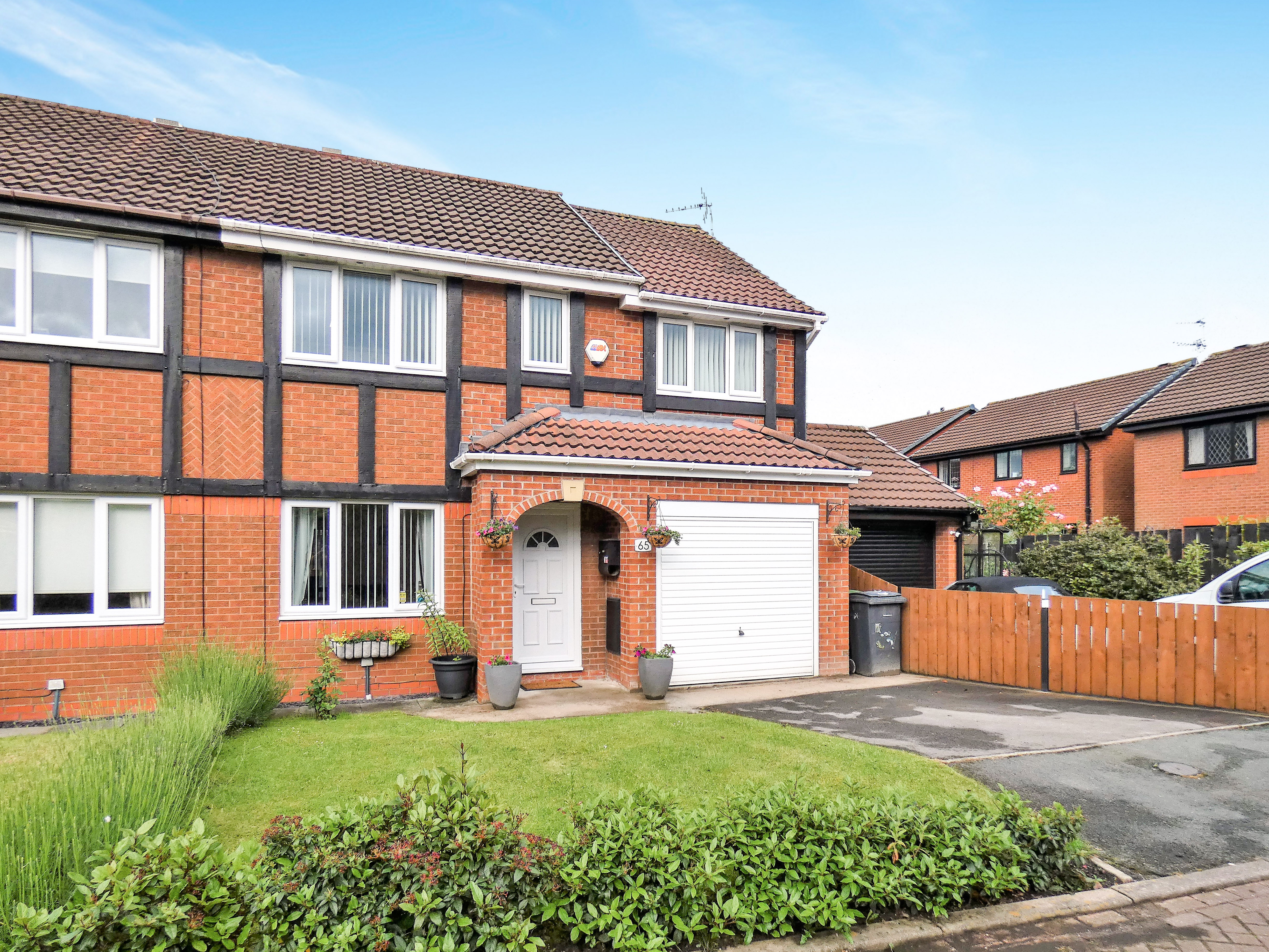 3 bedroom Semidetached House Malvern Close, WA5 Property Search