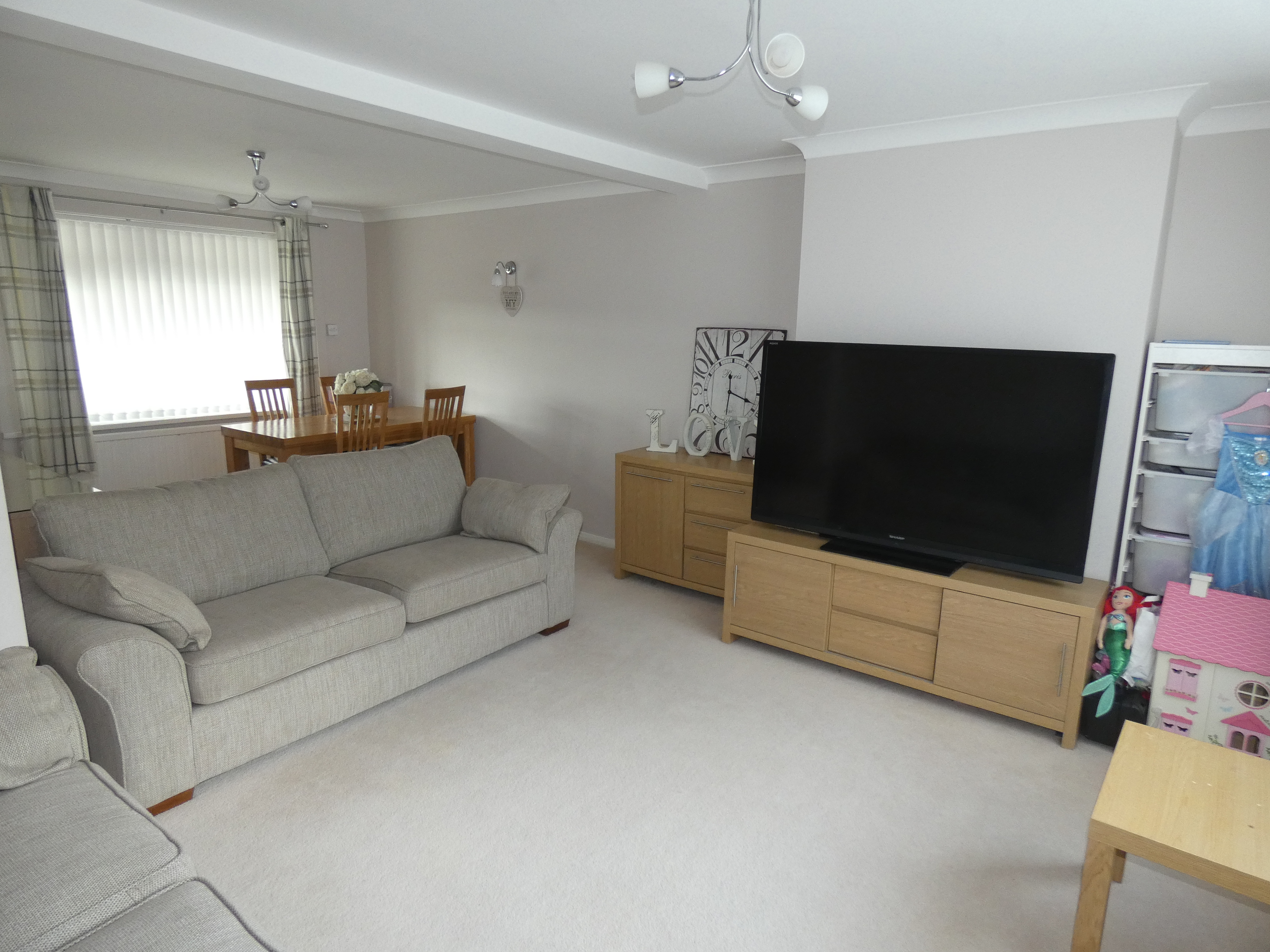 3 bedroom Semidetached House Whitley View Road, S61 Property