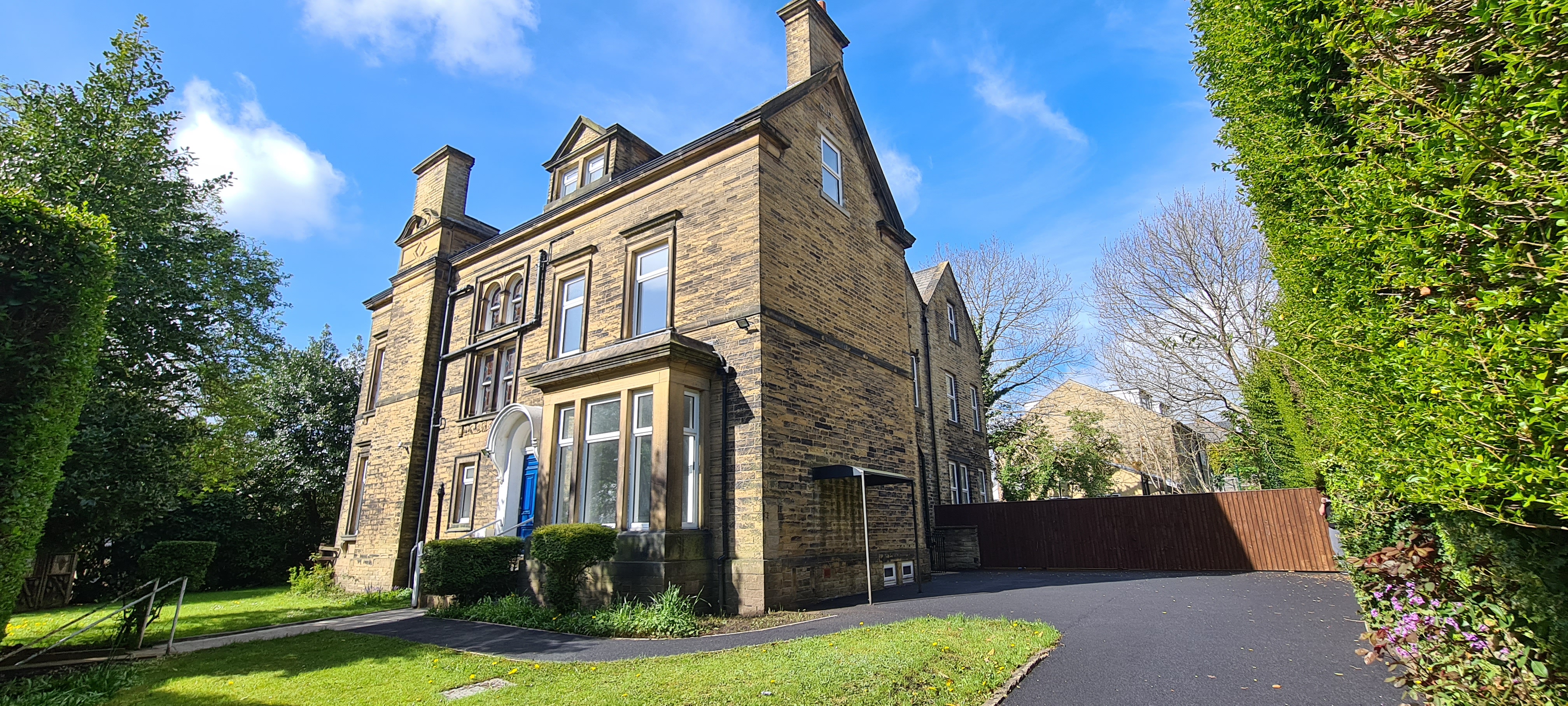 8 bedroom Semidetached House Wilmer Drive, BD9 Property Search
