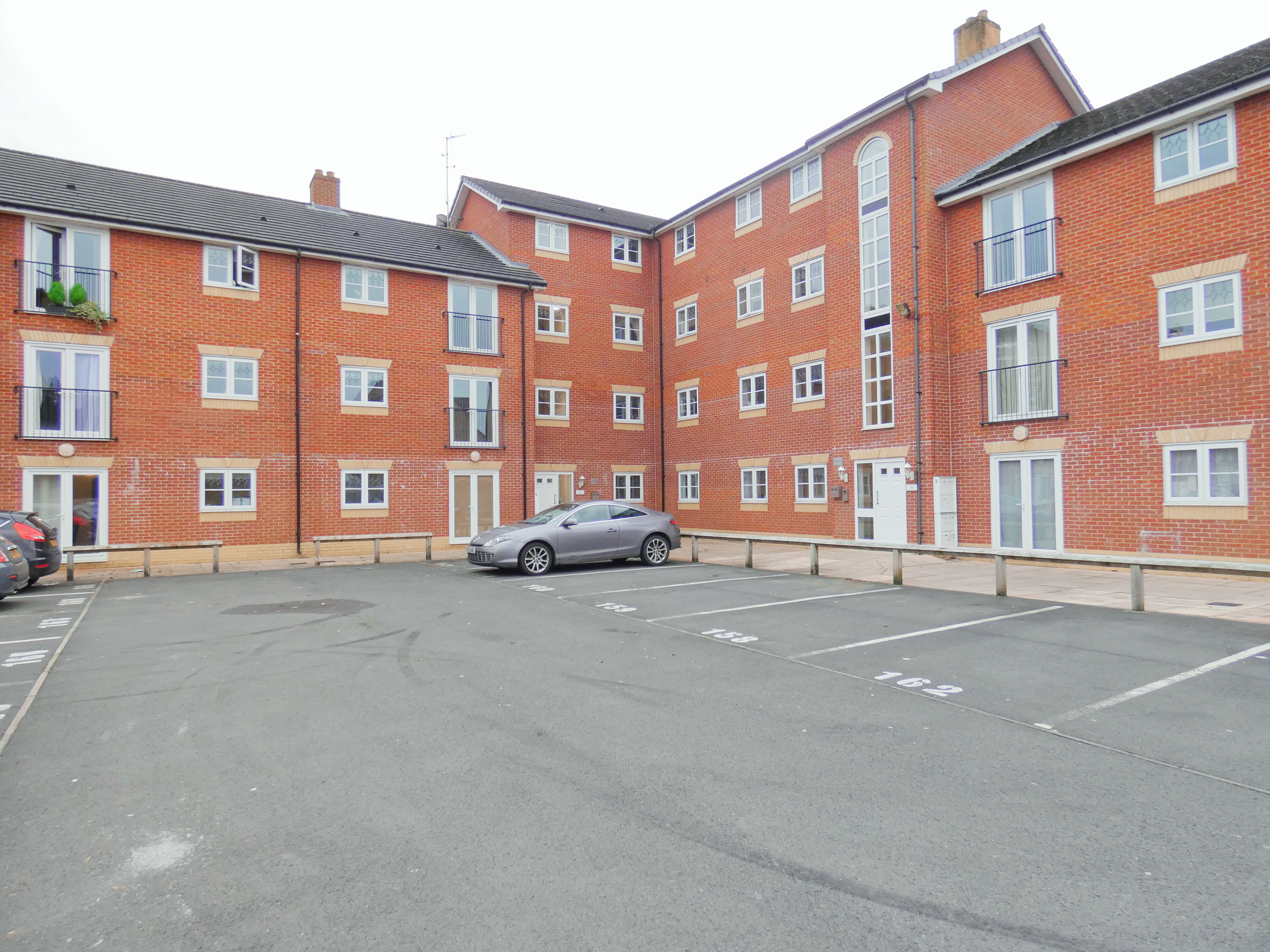 2 bedroom Apartment Lawnhurst Avenue, M23 Property Search Strike