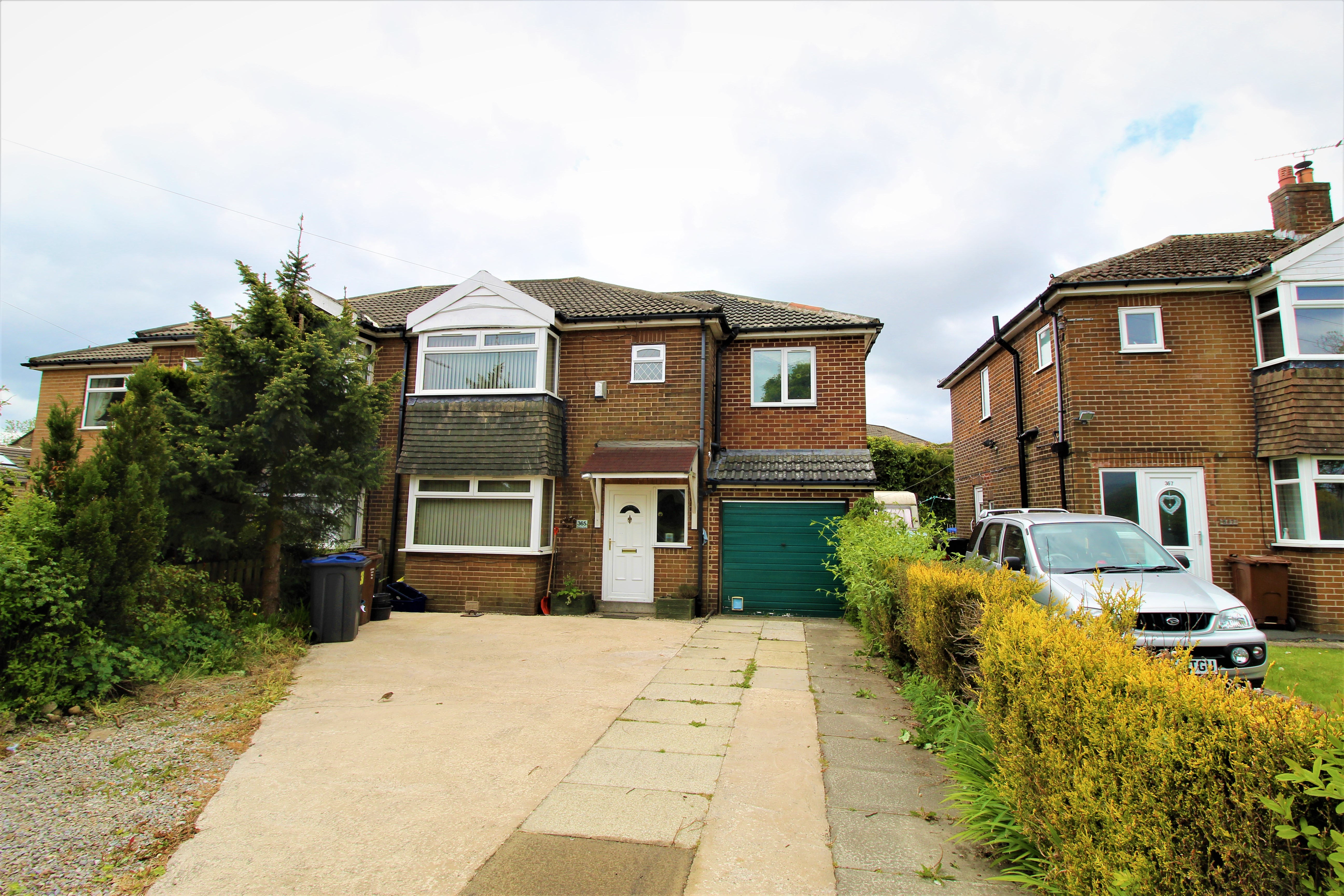 5 bedroom Semidetached House Beacon Road, Horton Bank Top, BD6