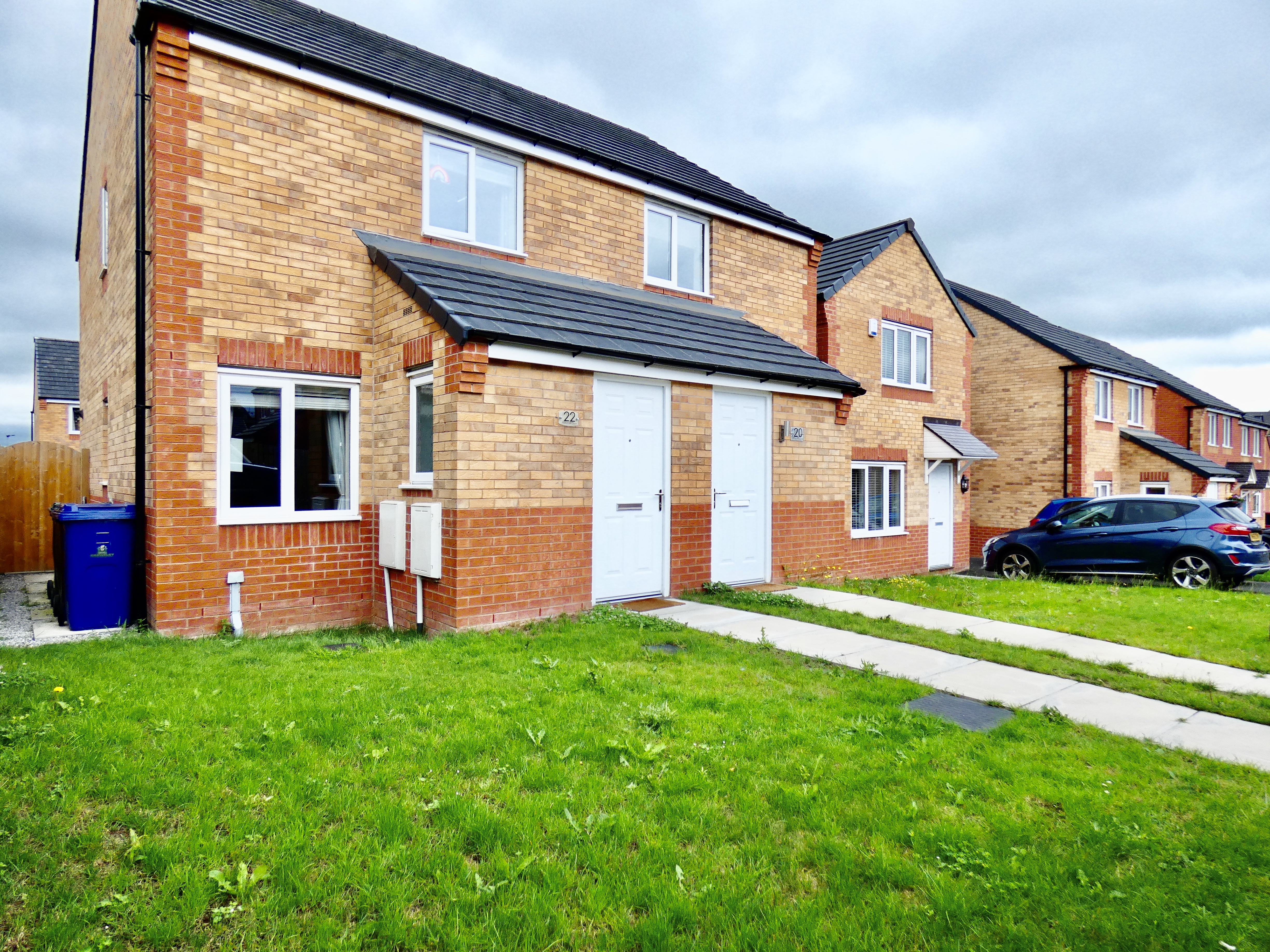 2 bedroom Semidetached House Priory Park Close, S71 Property