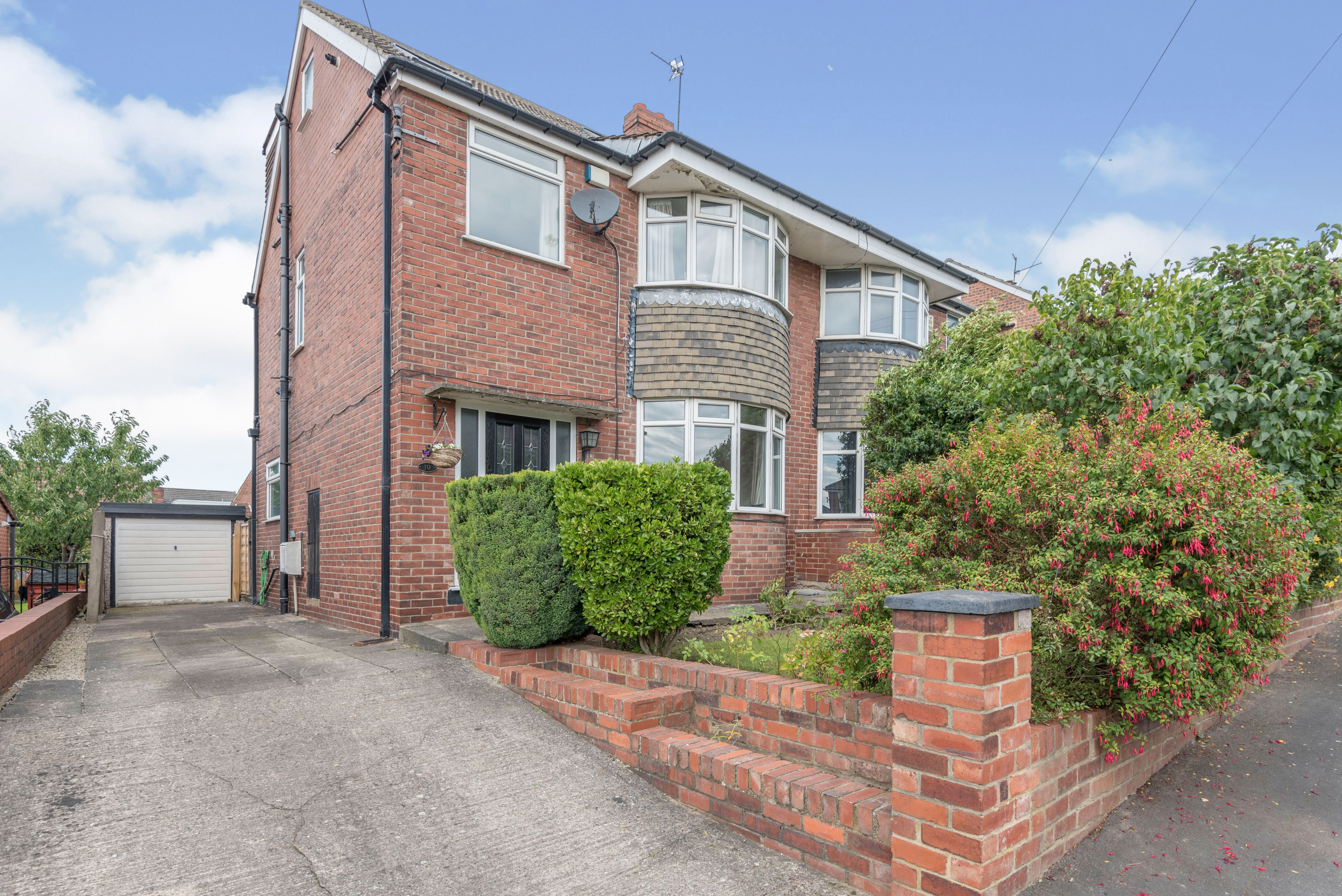 4 bedroom Semidetached House Eden Mount, LS4 Property Search Strike