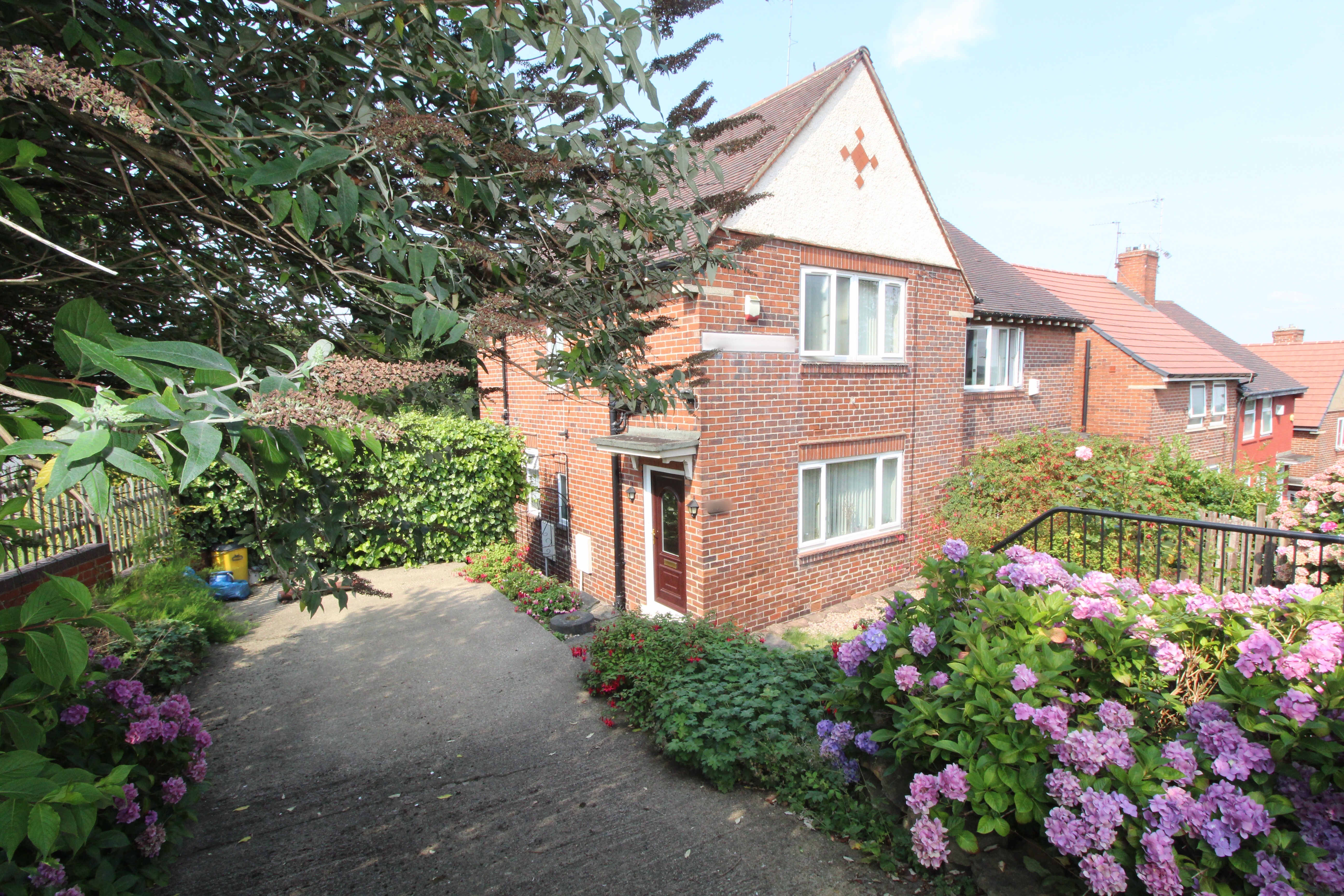 2 bedroom Semidetached House Southey Crescent, S5 Property Search