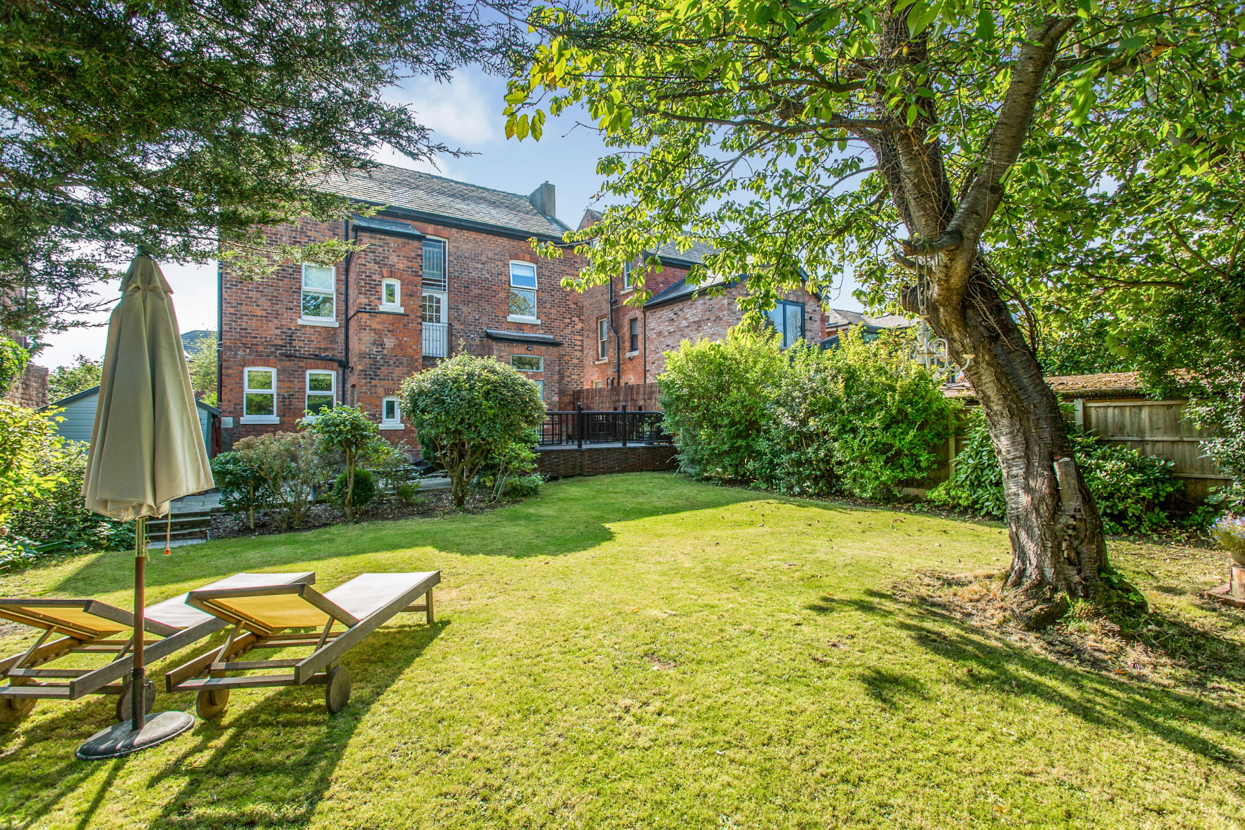 6 bedroom Detached House Crosby Road, PR8 Property Search Strike