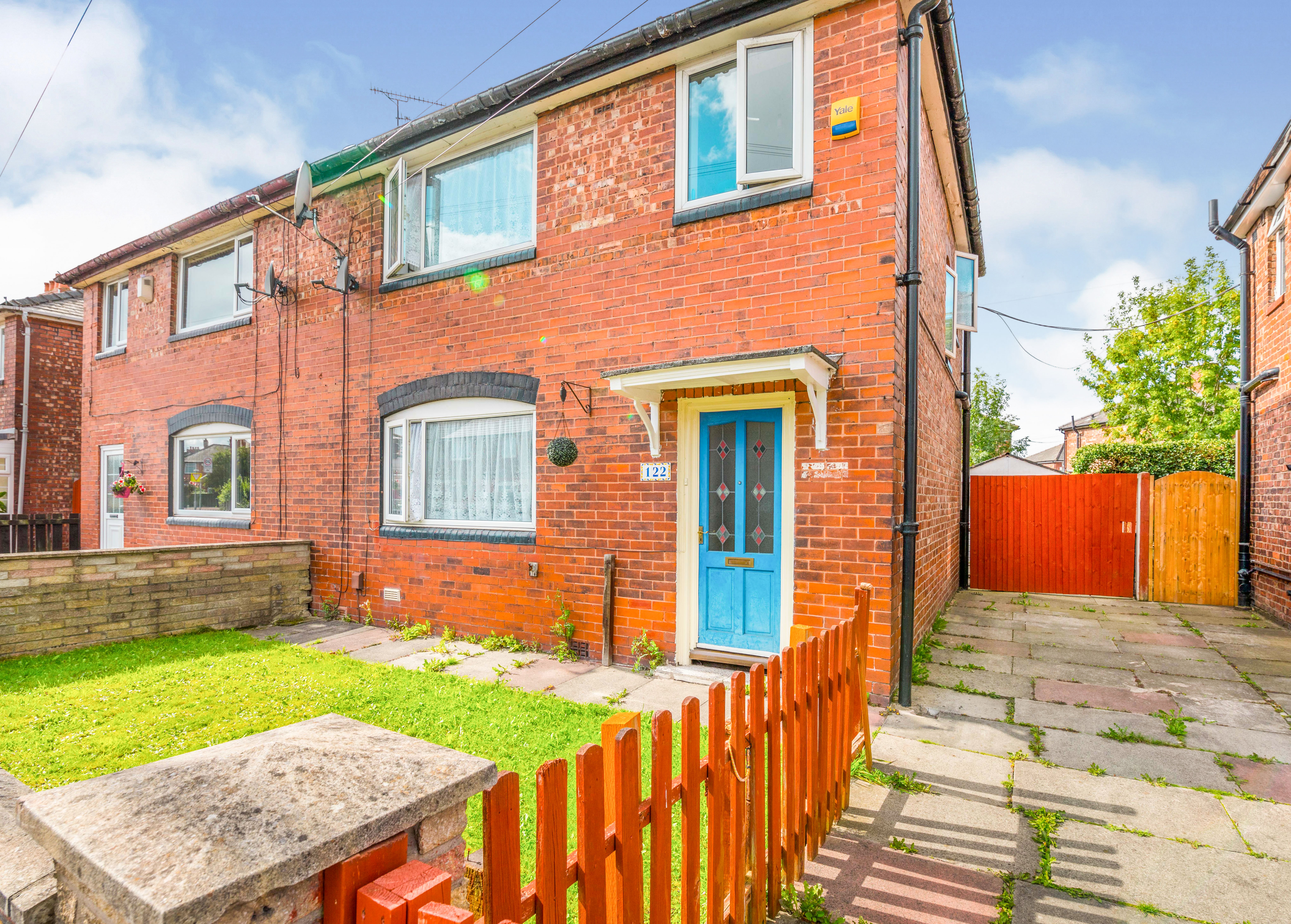 3 bedroom Semidetached House Yew Tree Road, M14 Property Search
