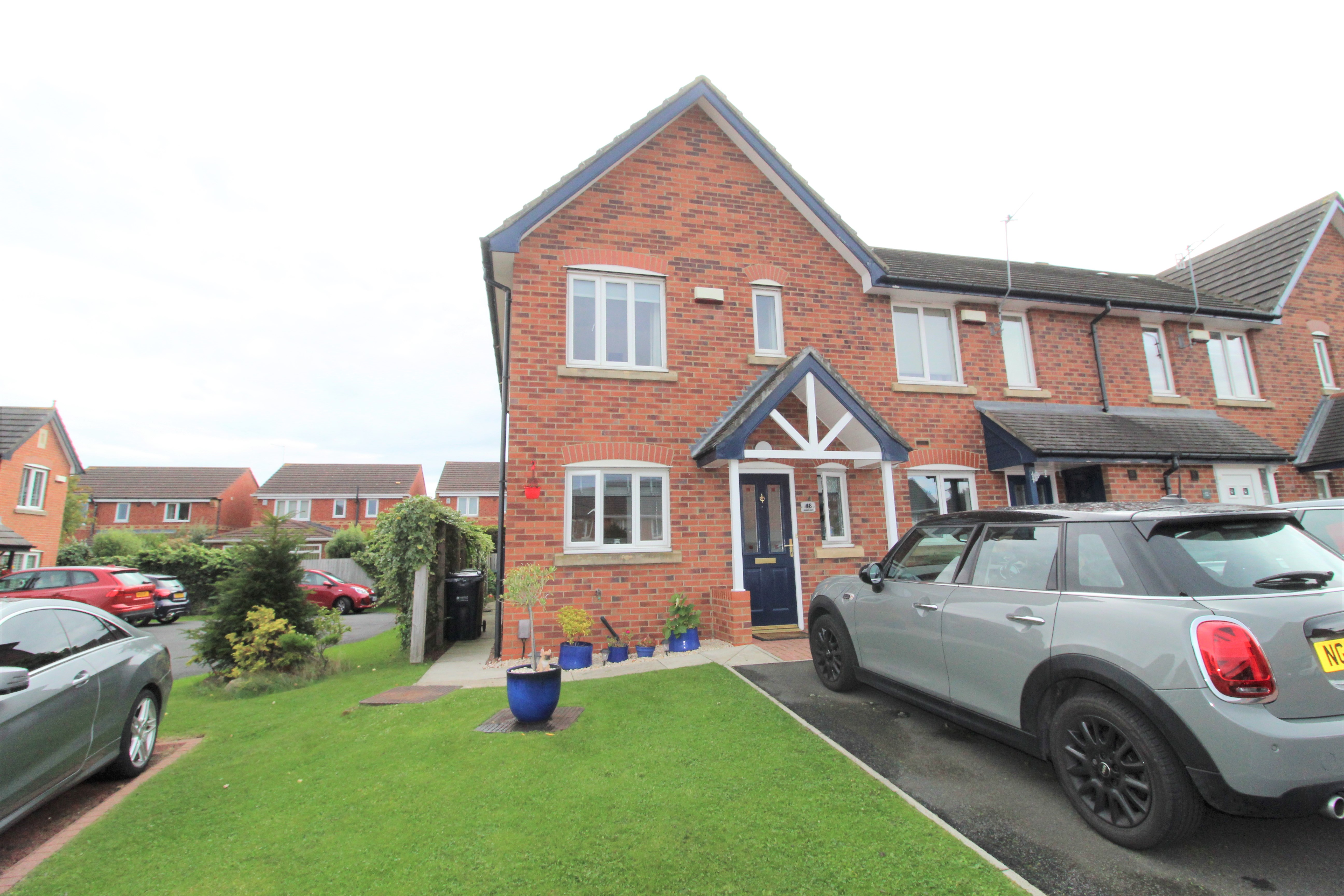 3 bedroom Semidetached House Kenmore Close, NE10 Property Search