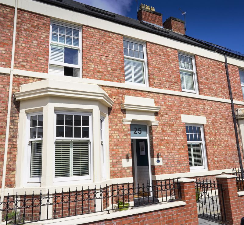 5 bedroom Terraced House Waterloo Place, NE29 Property Search Strike