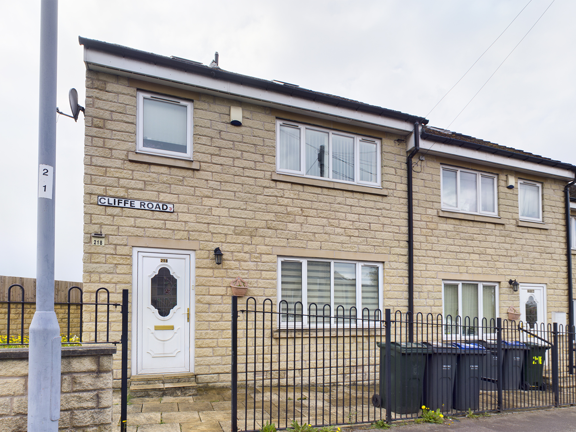 3 bedroom End of terrace House Cliffe Road, BD3 Property Search