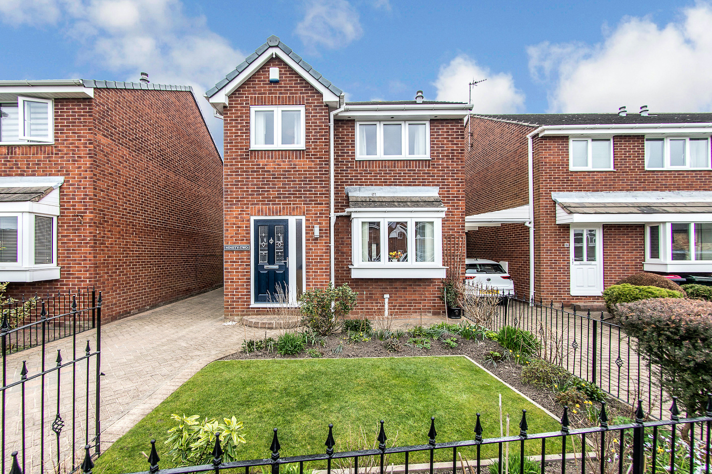 3 bedroom Detached House Farm View Road, S61 Property Search Strike