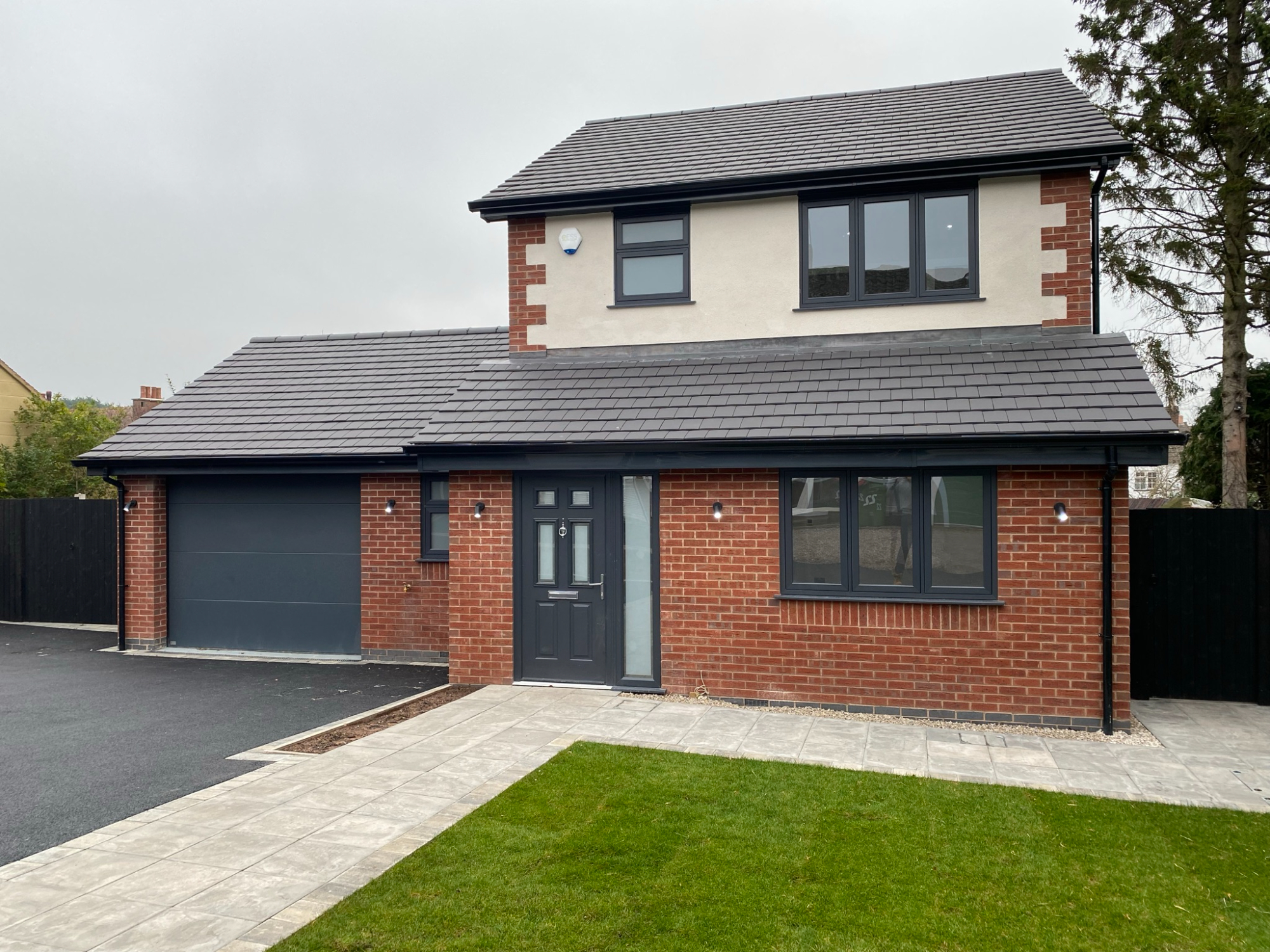 3 bedroom Detached House Breeden Drive, B76 Property Search Strike