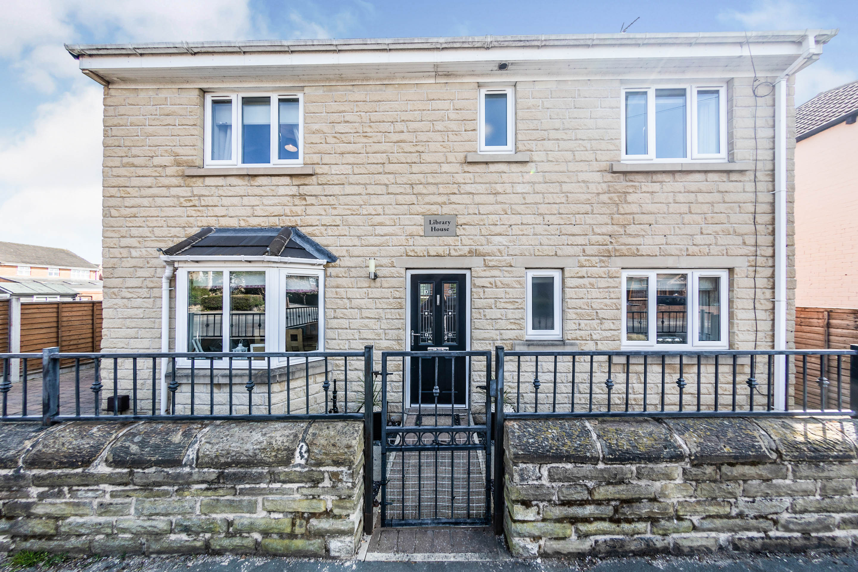 5 bedroom Detached House Oulton Lane, LS26 Property Search Strike