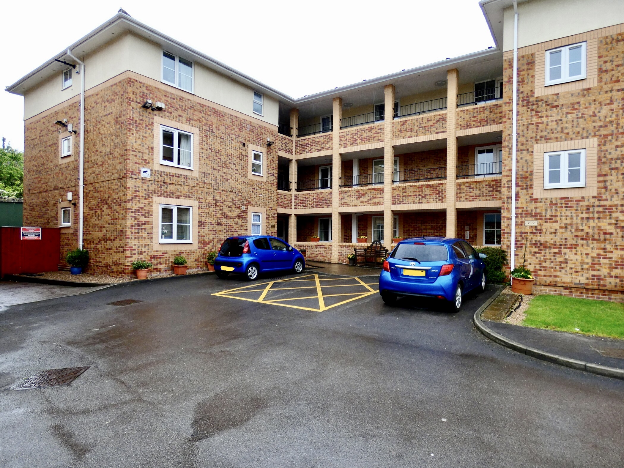 1 bedroom Retirement Property Cowley Lane, S35 Property Search Strike