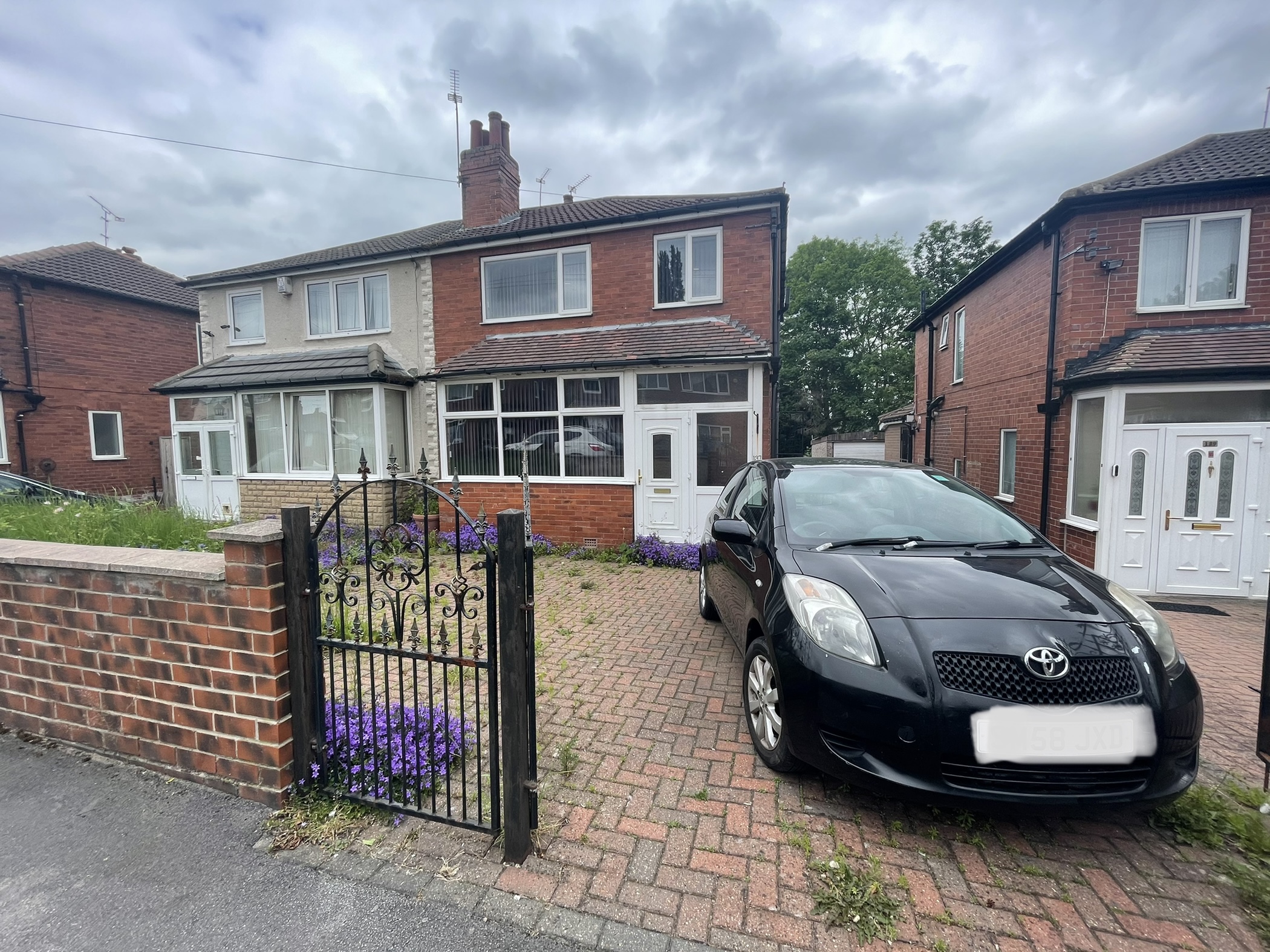 3 bedroom Semidetached House Hetton Road, LS8 Property Search Strike