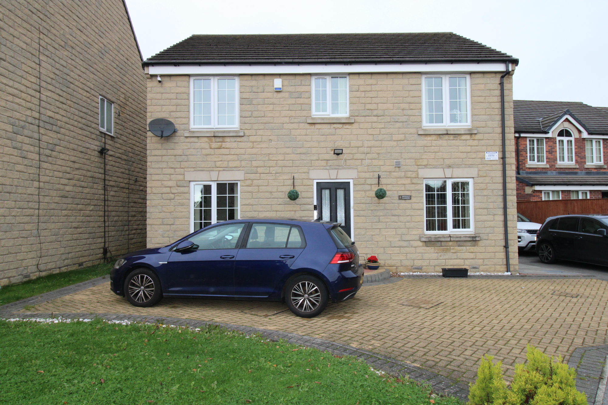 4 bedroom Detached House Newhall Gardens, BD5 Strike