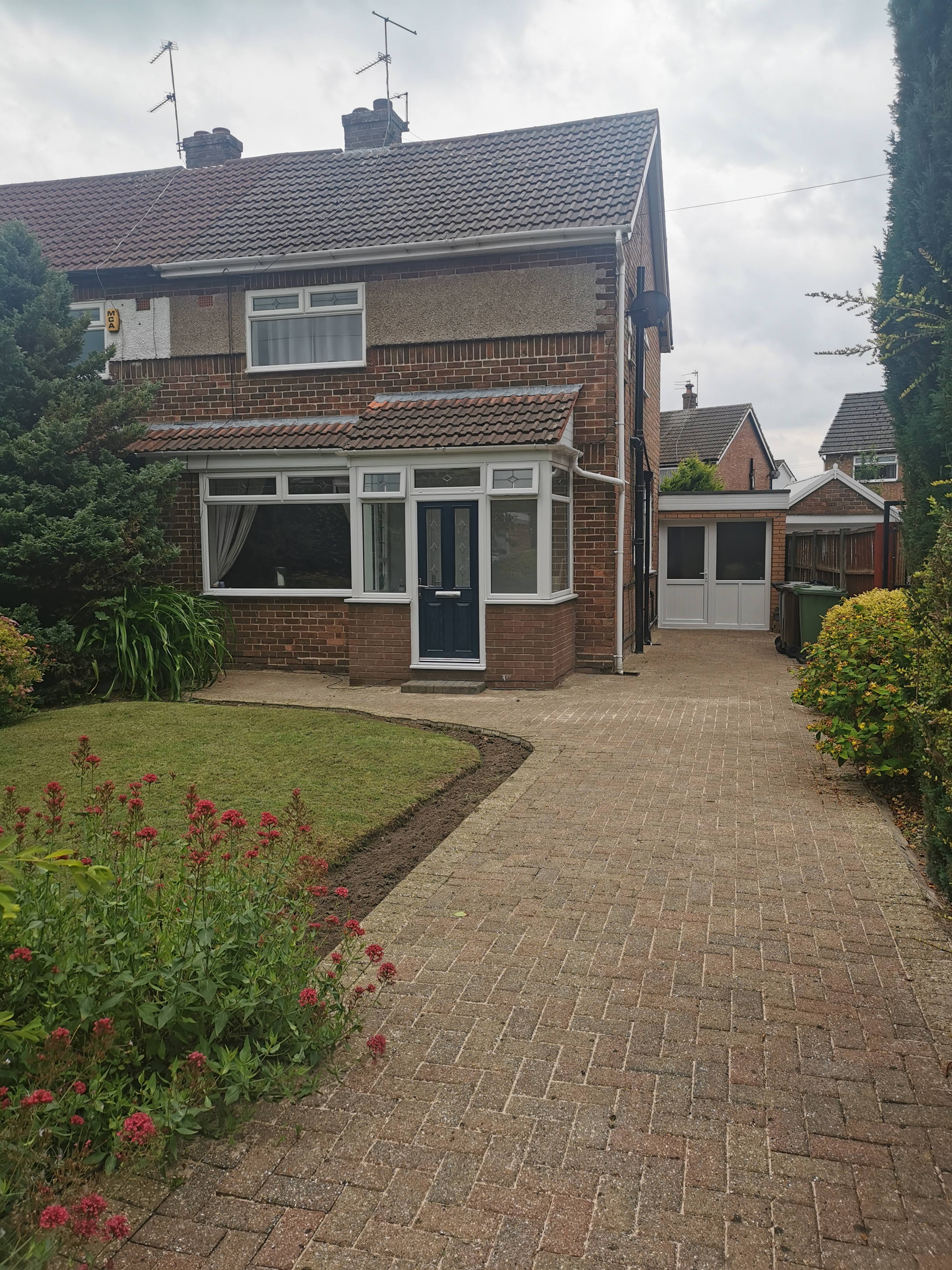3 bedroom Semidetached House Meadway, L31 Property Search Strike