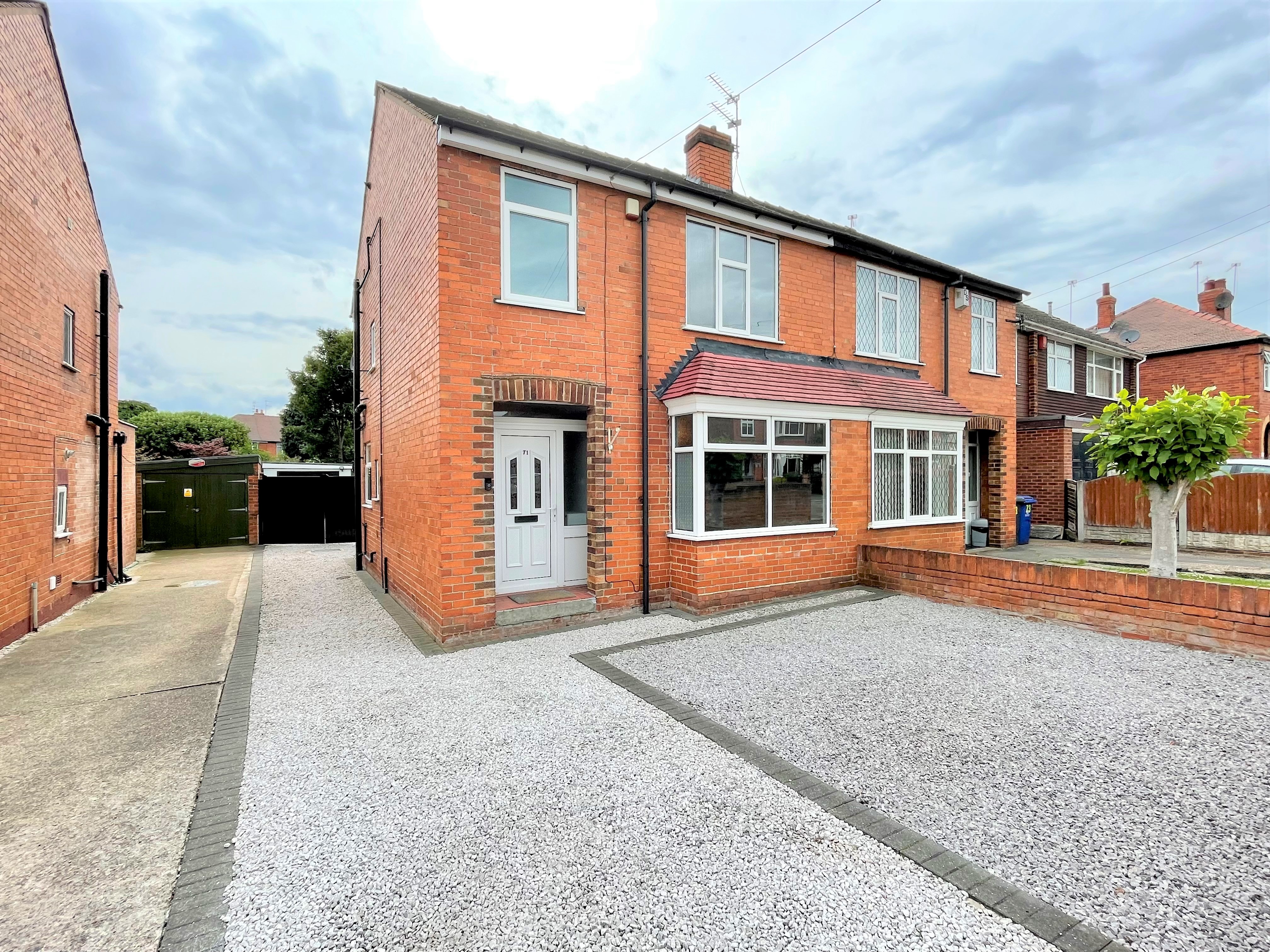 3 bedroom Semidetached House Ardeen Road, DN2 Property Search Strike