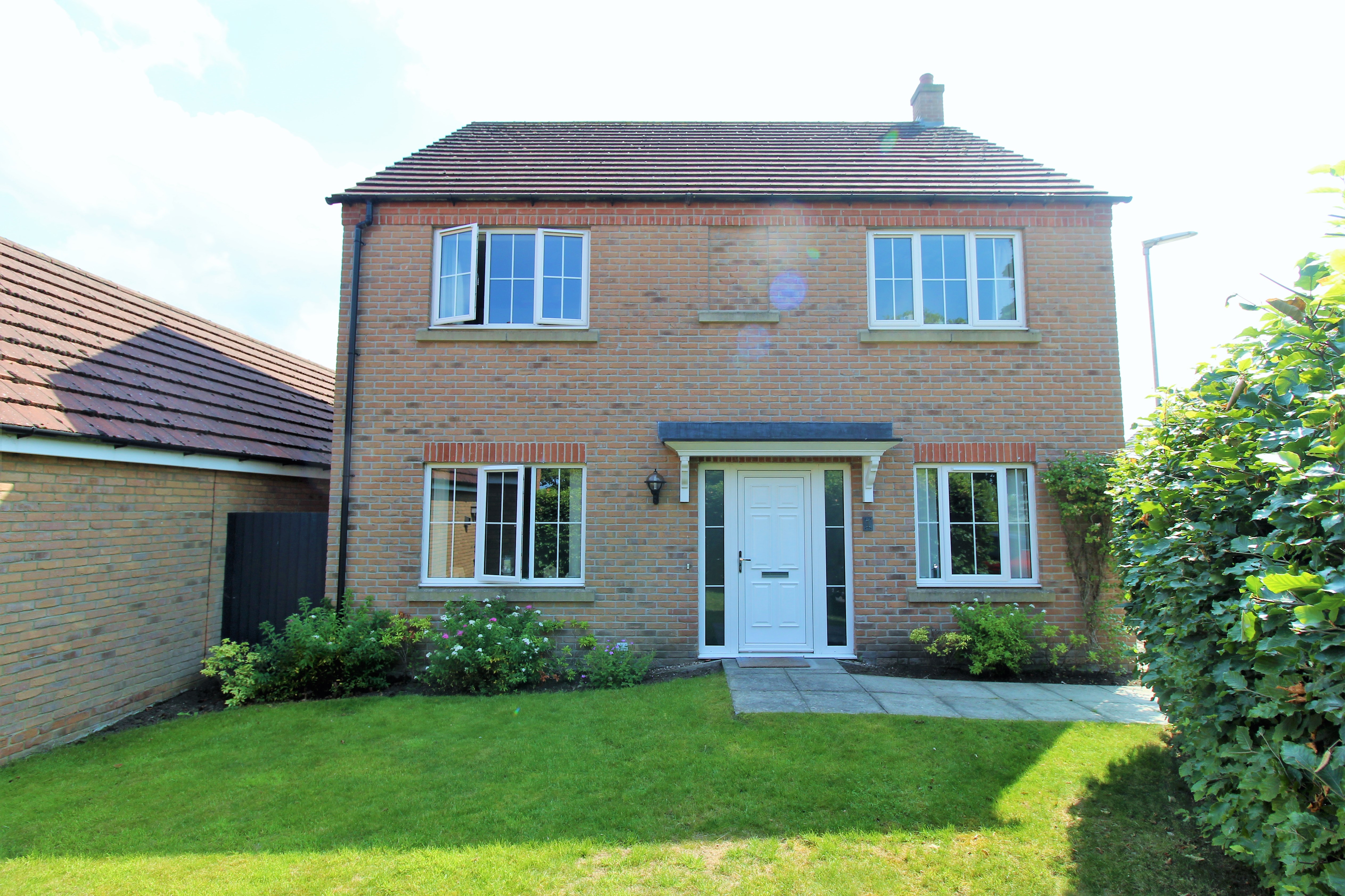 4 bedroom Detached House Hadrian Way, LN7 Strike