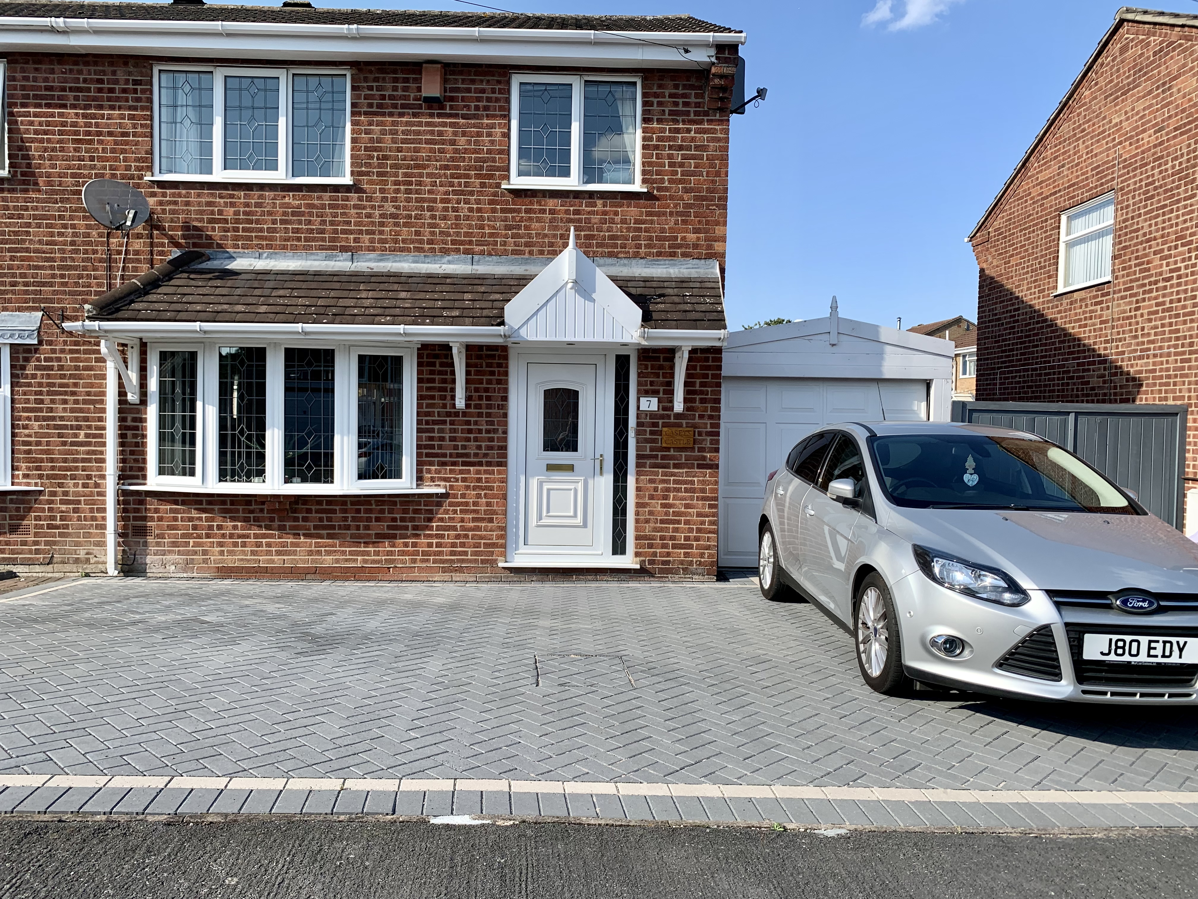 3 bedroom Semidetached House Ashover Road, DE11 Property Search