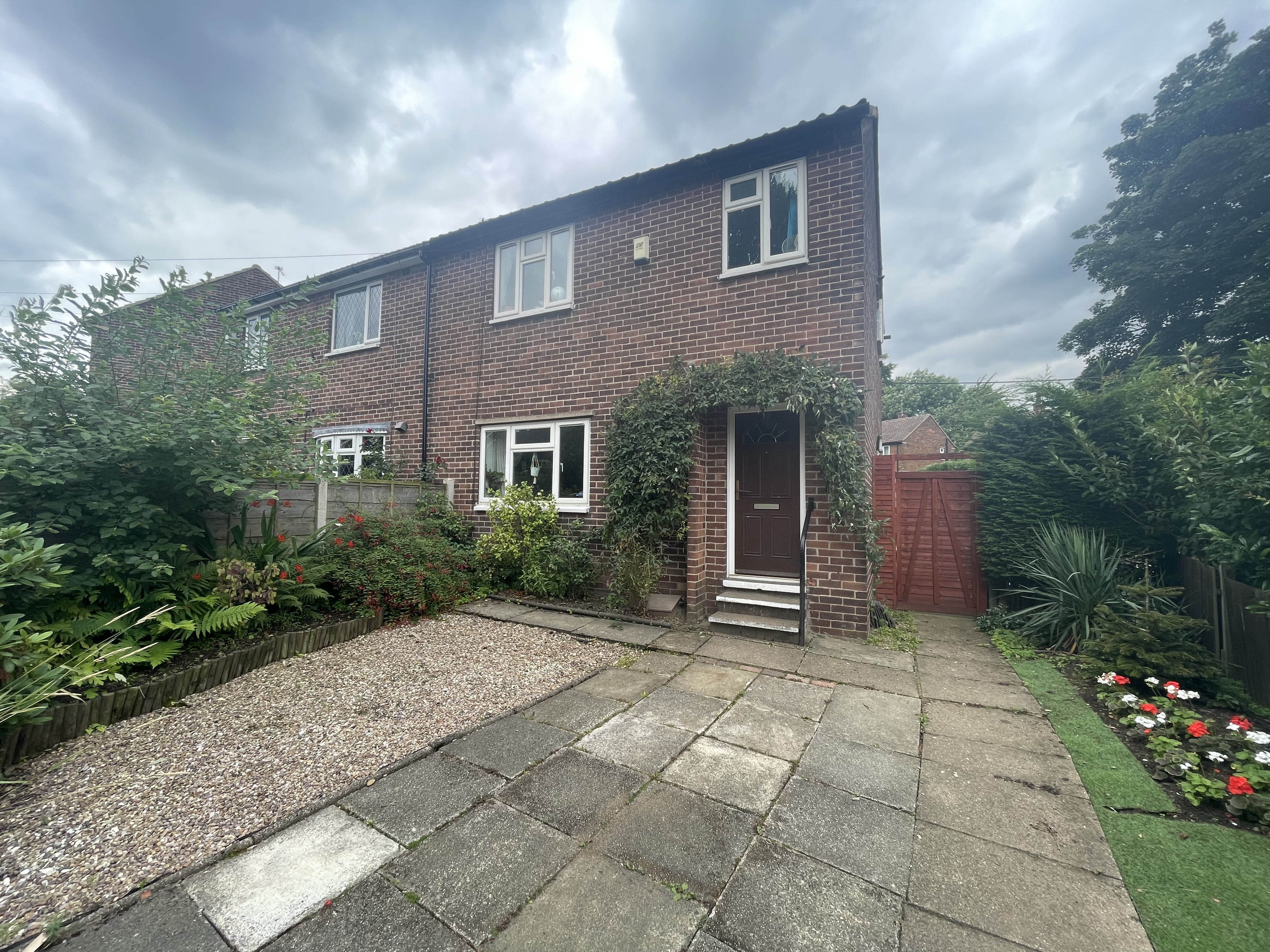 3 bedroom Semidetached House Silkstone Crescent, WF2 Property