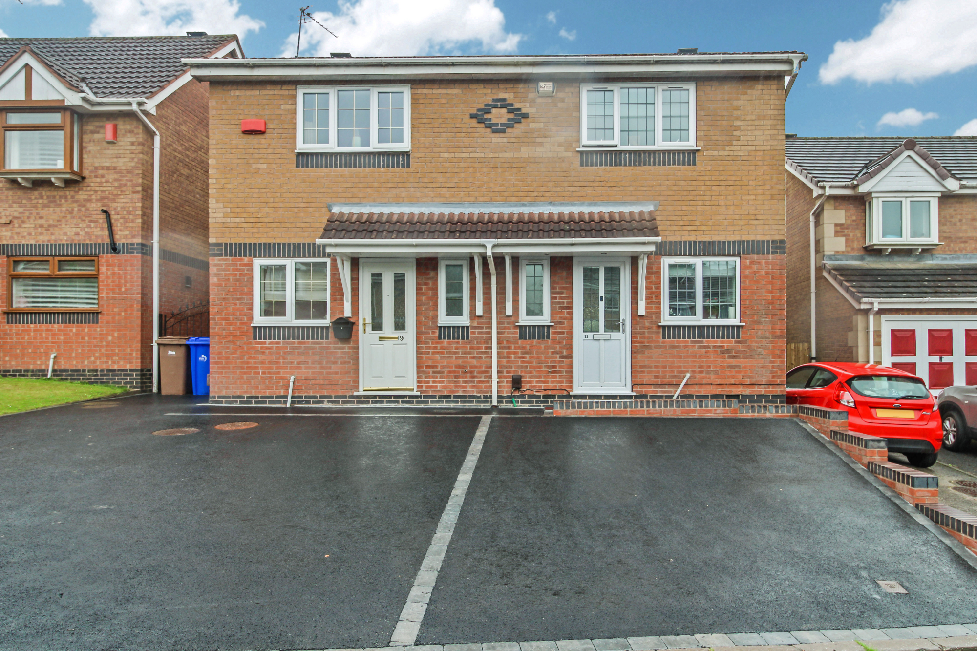 3 bedroom Semidetached House Dairyfields Way, ST1 Property Search