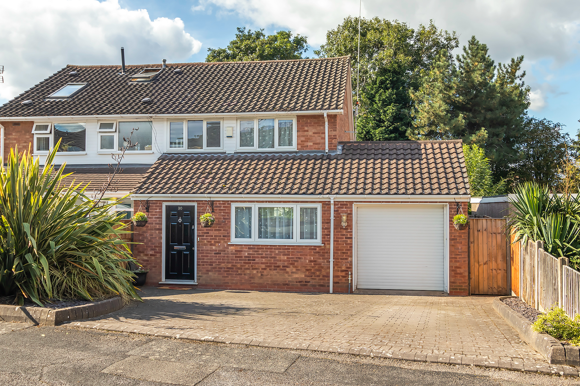 4 bedroom Semidetached House Longmeadow Road, WS5 Property Search