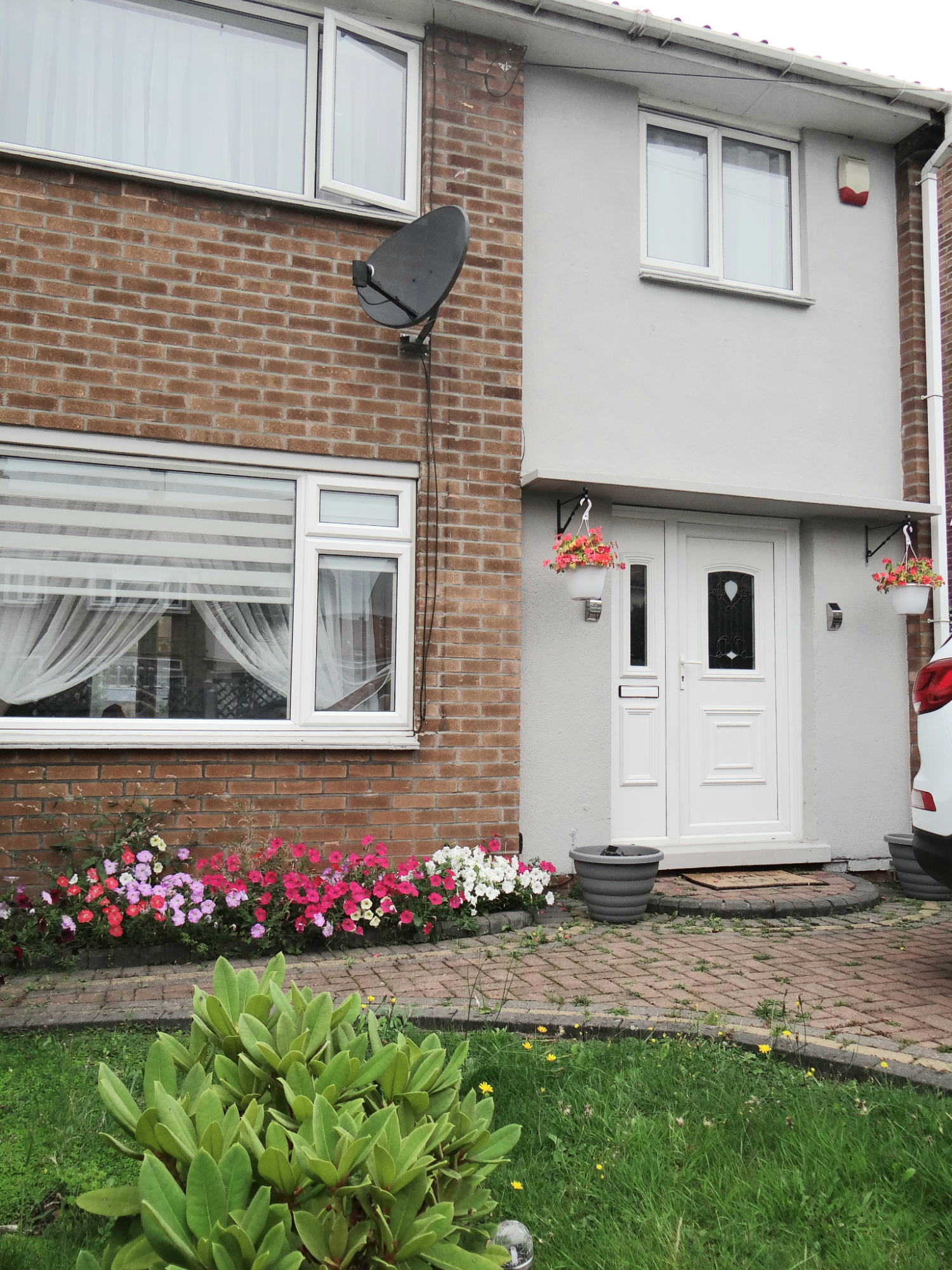3 bedroom Semidetached House Roundwood Road, NG5 Property Search