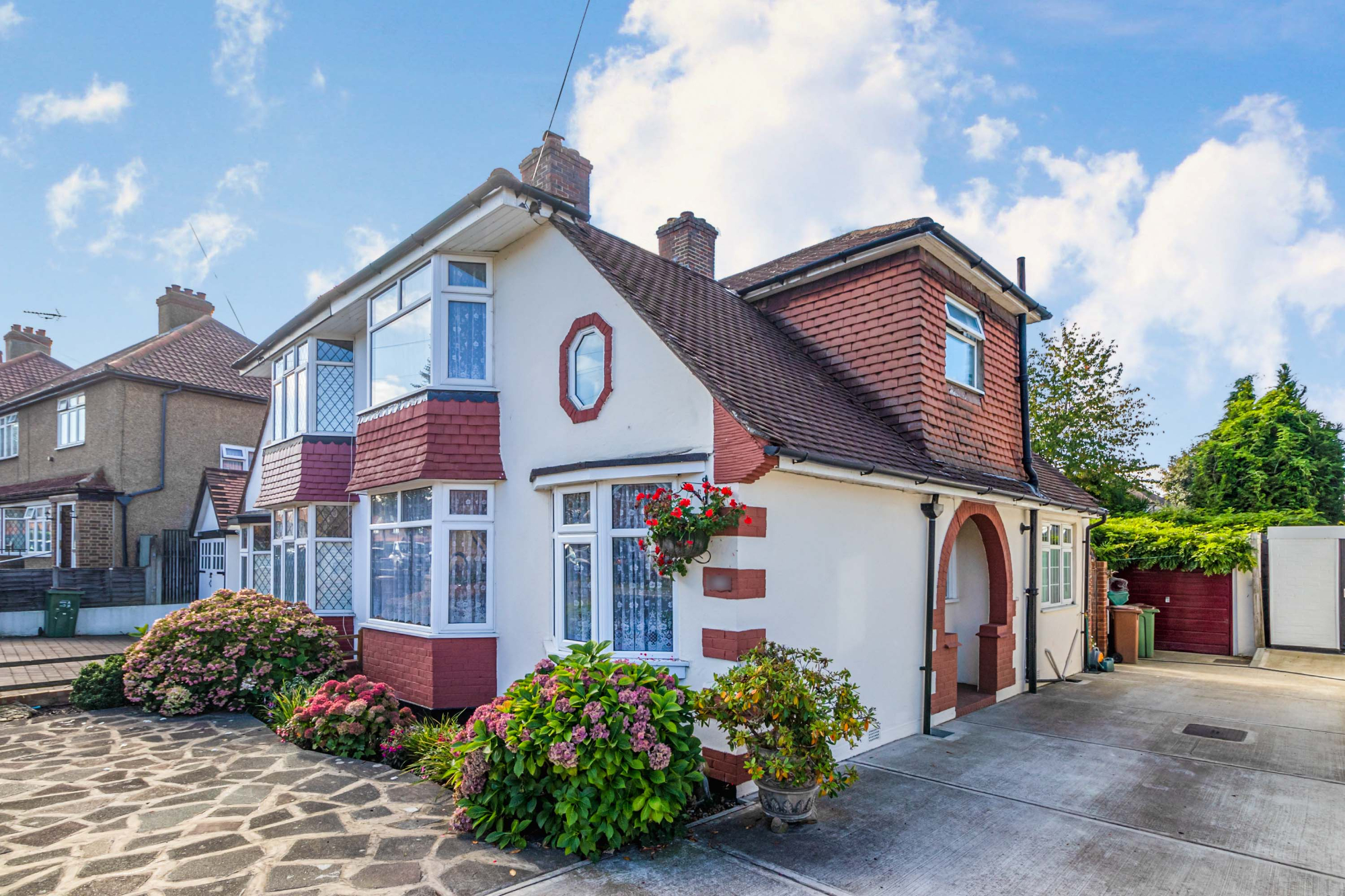 3 bedroom Semidetached House Gander Green Lane, SM3 Property