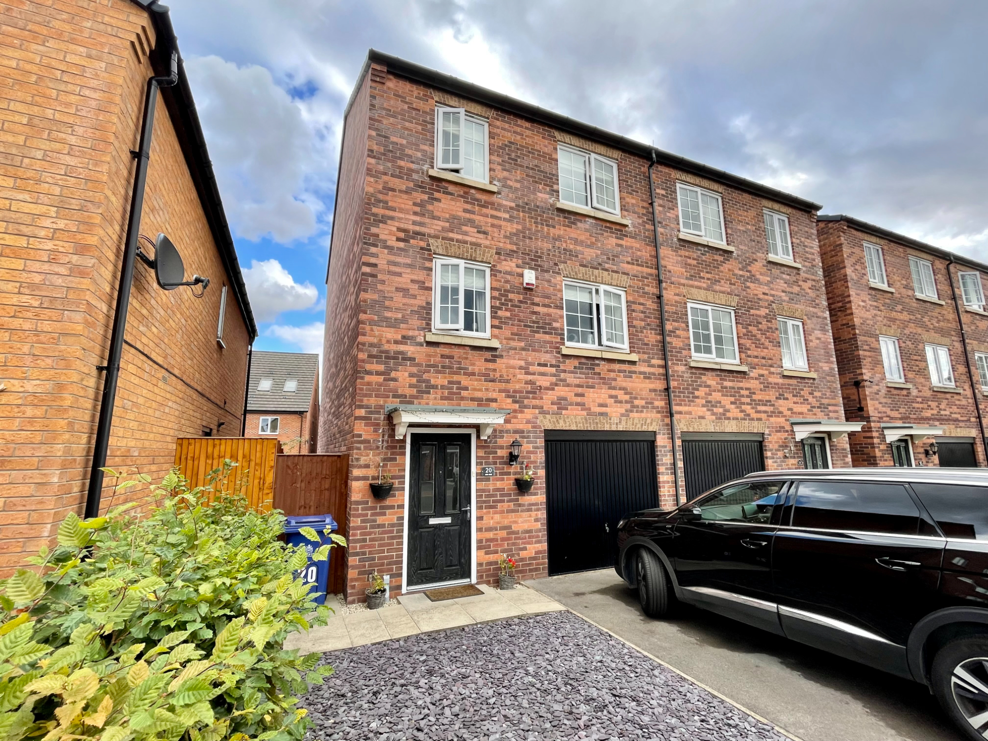 4 bedroom Semidetached House Dove Road, S64 Property Search Strike