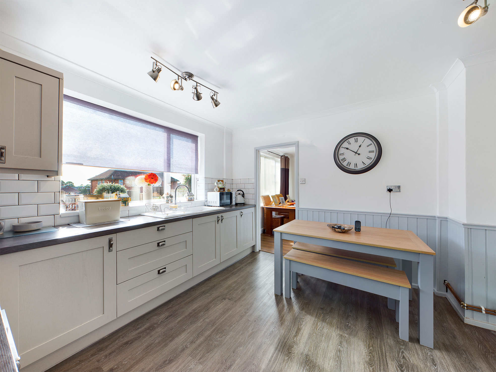 3 bedroom Semidetached House Brooklands Avenue, LS14 Property