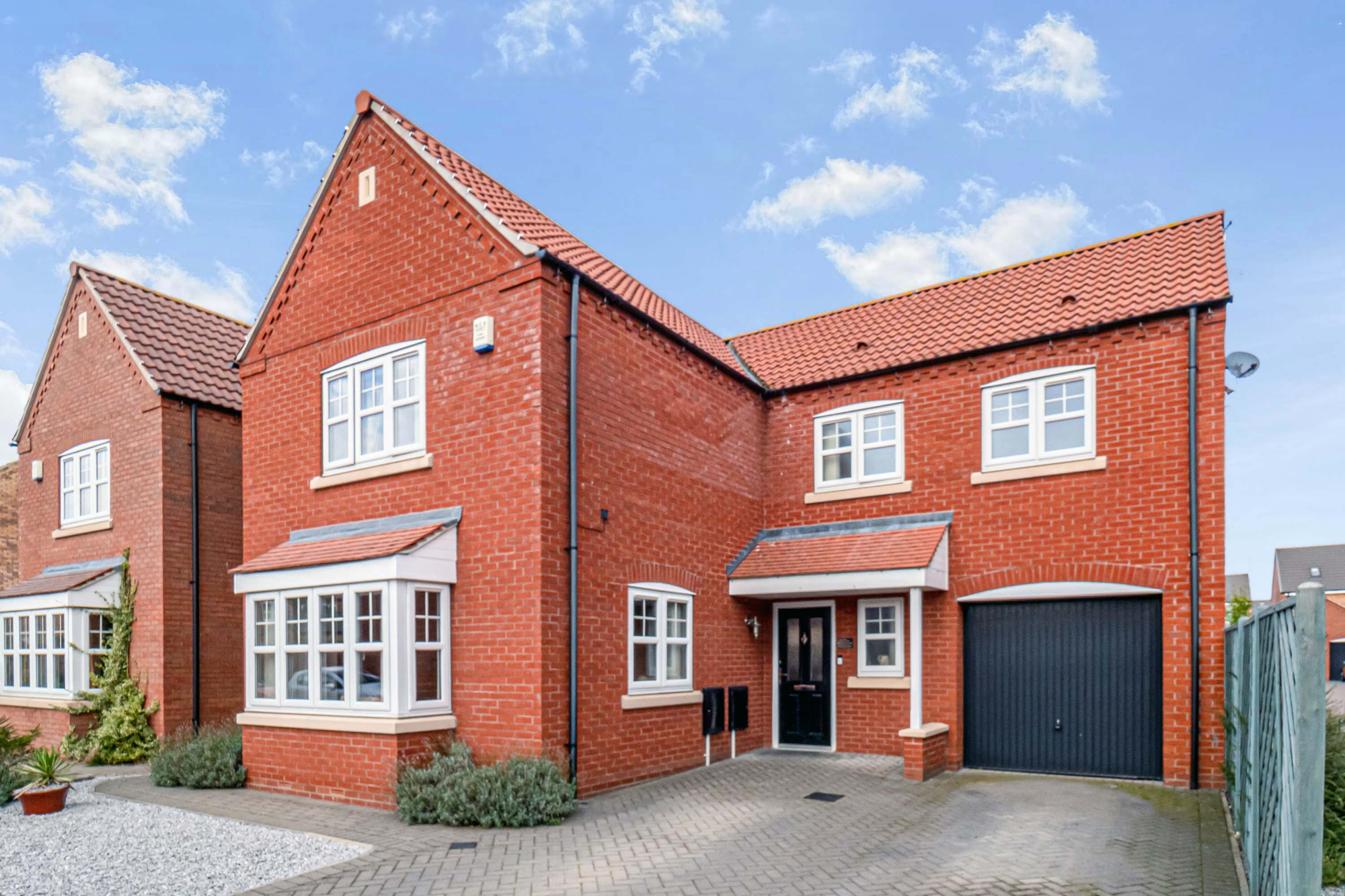 4 bedroom Detached House Farrier Close, HU7 Property Search Strike