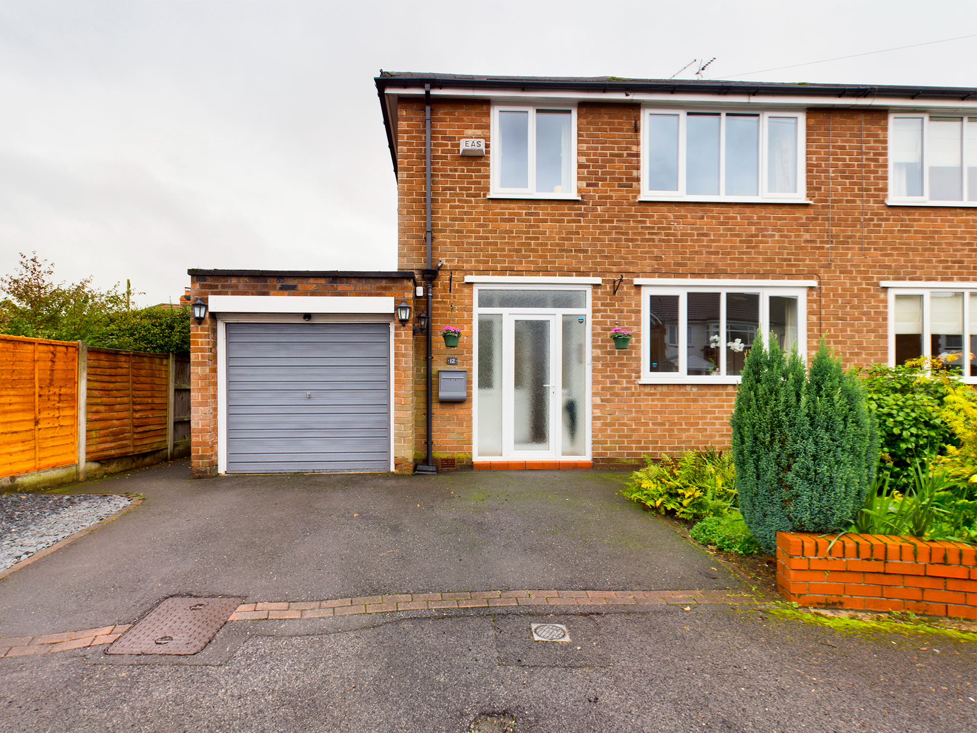 3 bedroom Semidetached House Somerton Avenue, M33 Property Search