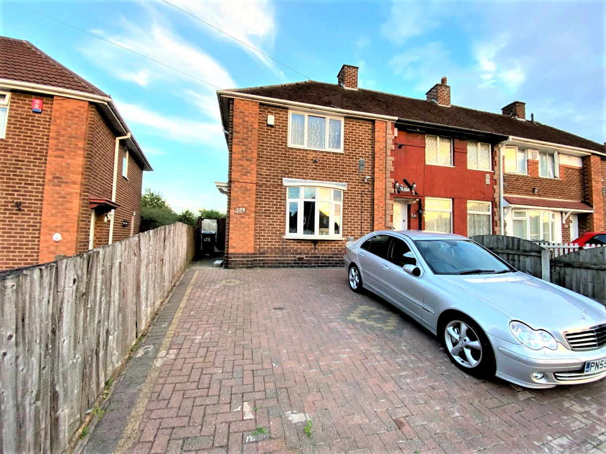 3 bedroom Semidetached House Wychbold Crescent, B33 Property