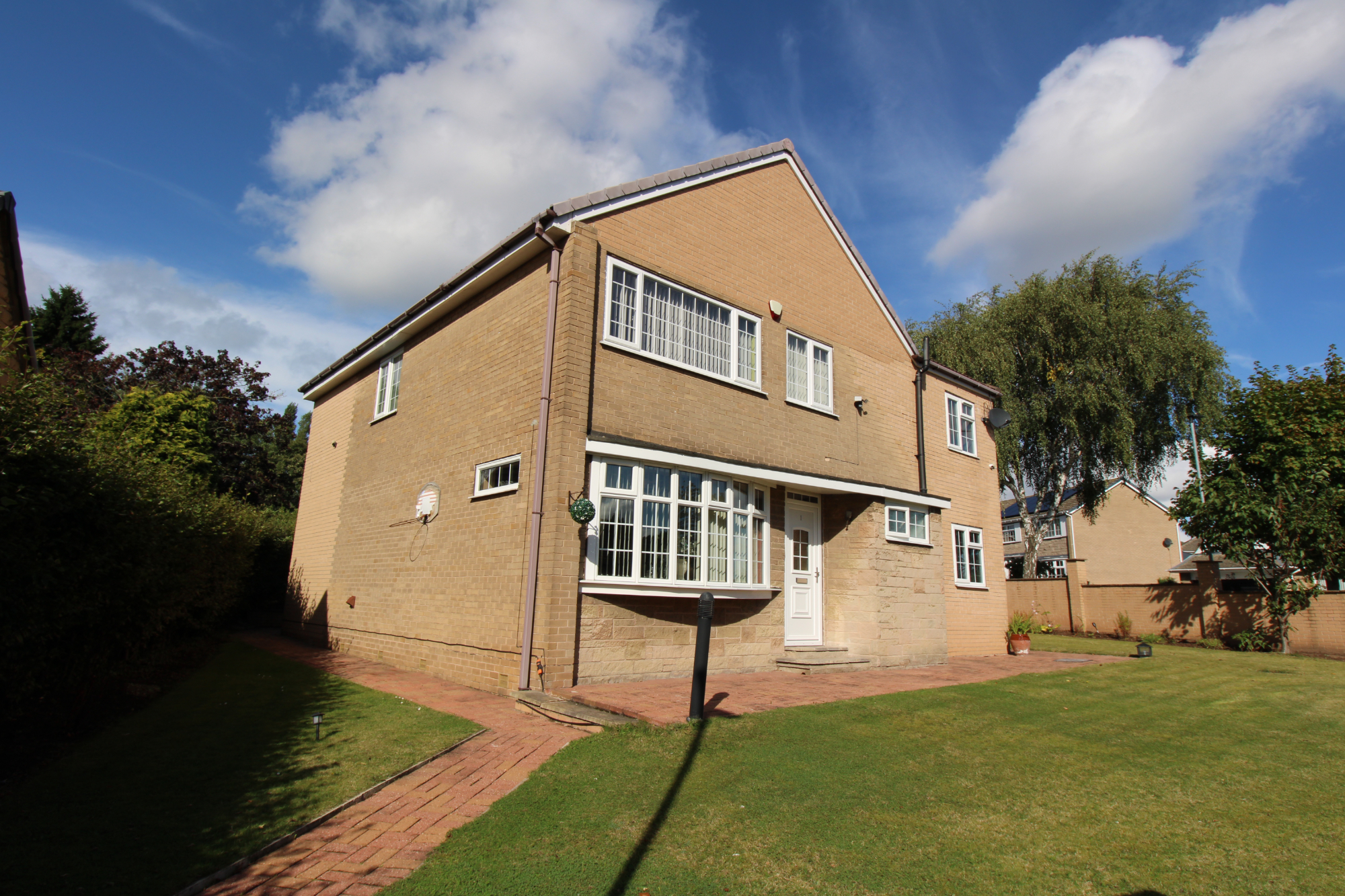 6 bedroom Detached House Newman Court, S60 Property Search Strike