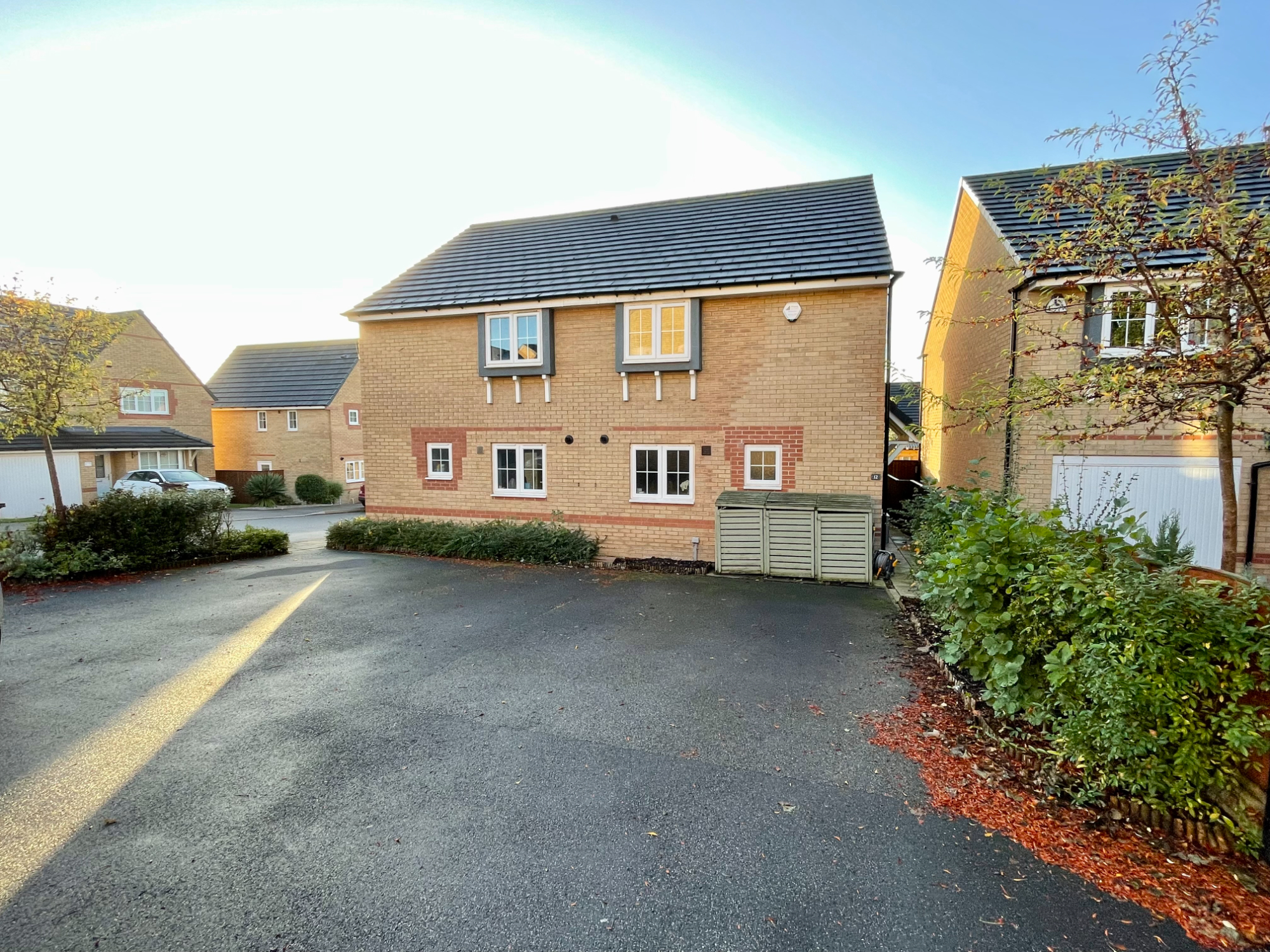 3 bedroom Semidetached House Goodwood Road, WF8 Property Search