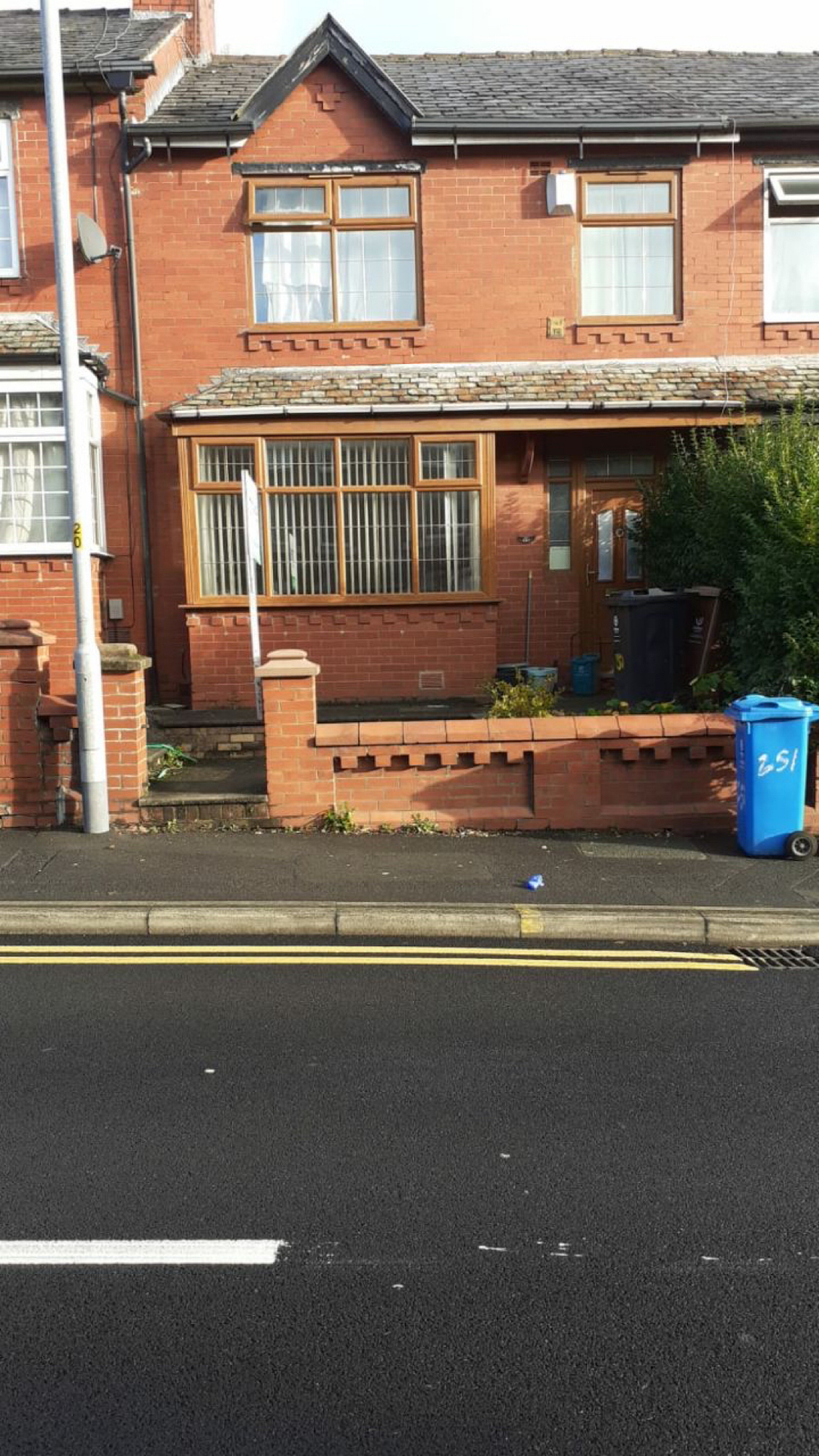 4 bedroom Terraced House Abbey Hills Road, OL4 Property Search Strike