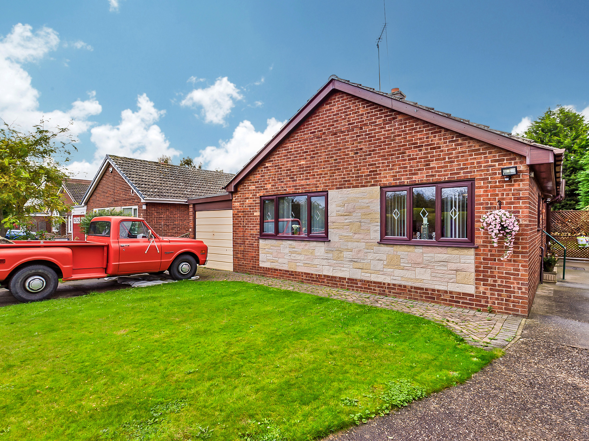 3 bedroom Bungalow Cricket Field, Carr Lane, DN14 Property Search Strike