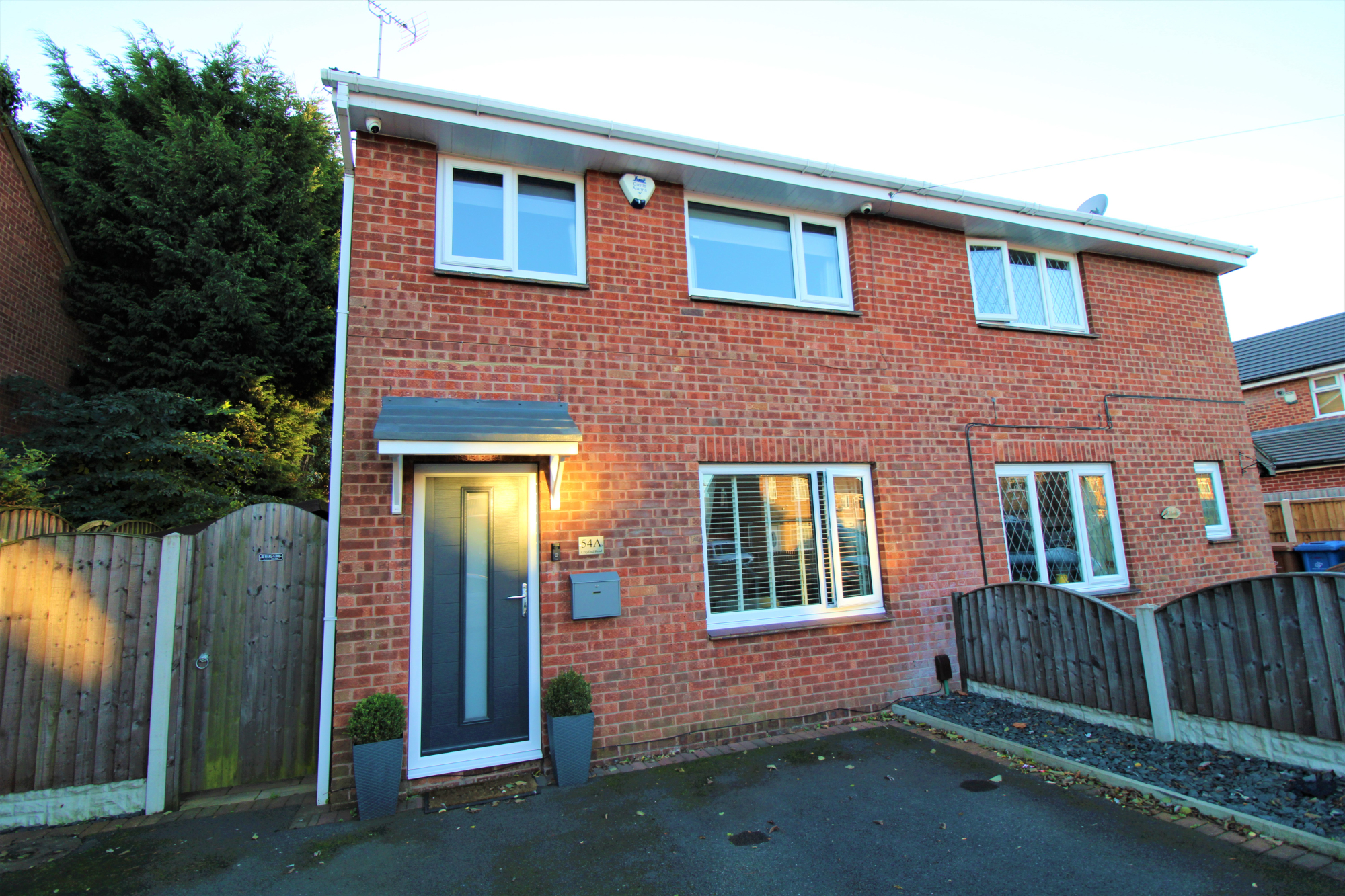 3 bedroom Semidetached House Crayford Road, DE24 Property Search