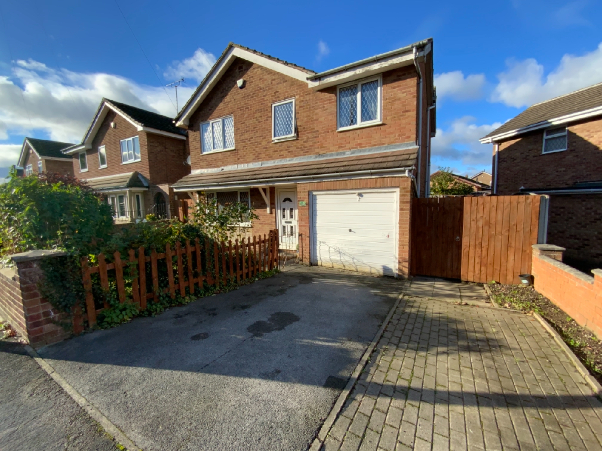 4 bedroom Detached House Newlaithes Crescent, WF6 Property Search