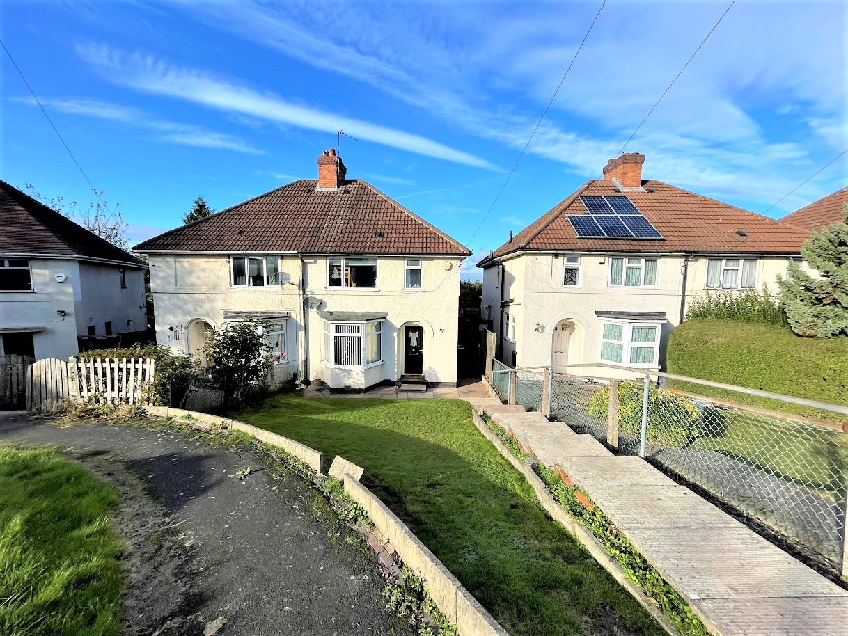 3 bedroom Semidetached House Frankley Beeches Road, B31 Property