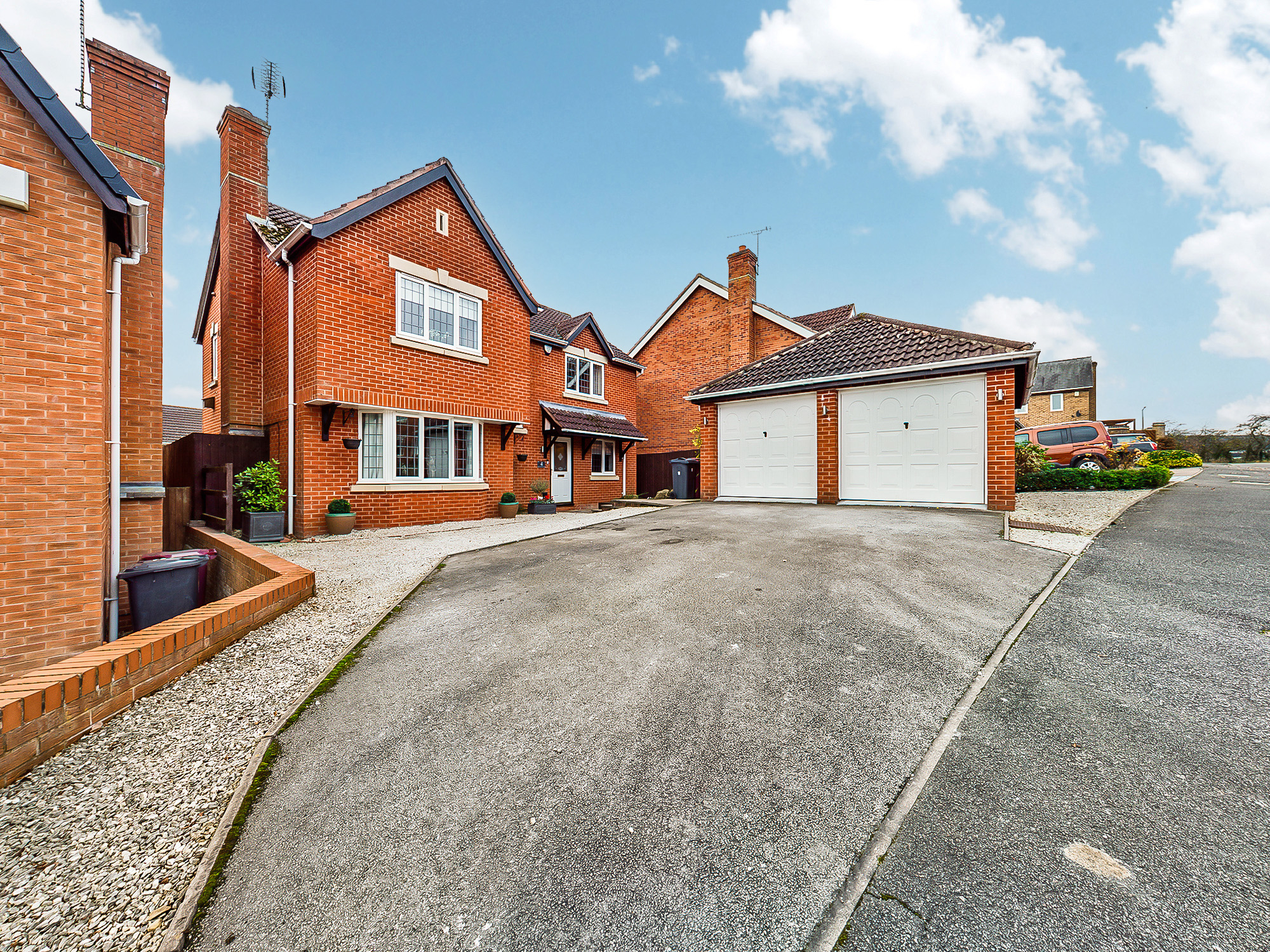 4 bedroom Detached House Joseph Fletcher Drive, S42 Property Search