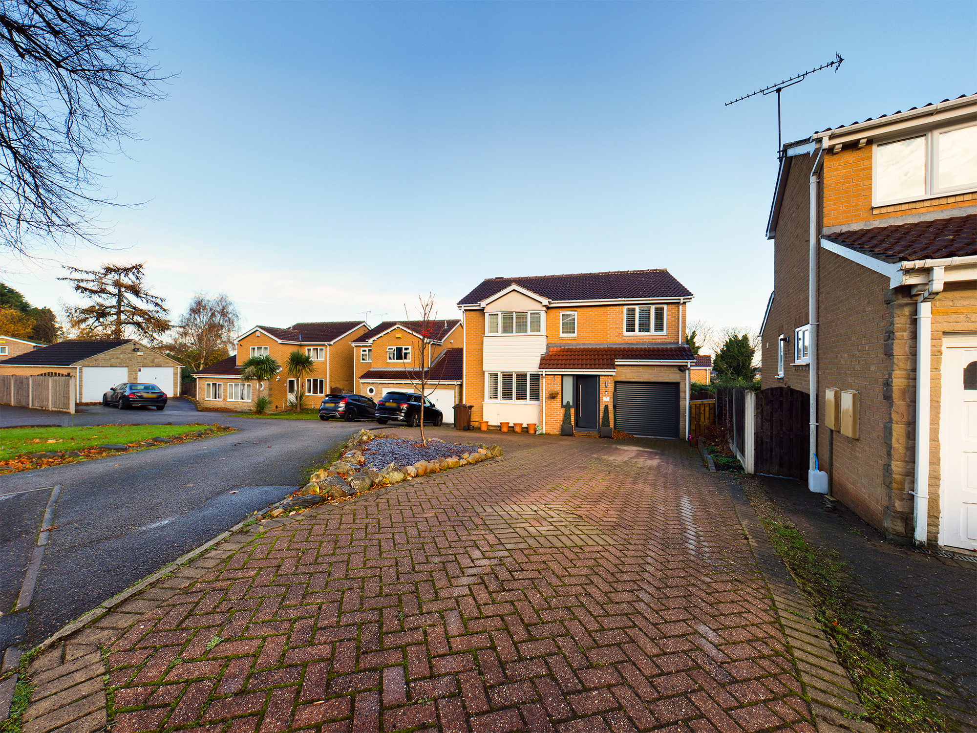 4 bedroom Detached House Heather Close, S60 Property Search Strike