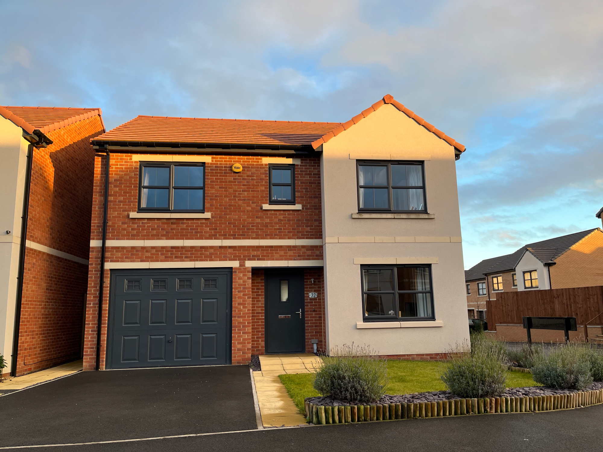 4 bedroom Detached House Newland Avenue, Maltby, S66 Property