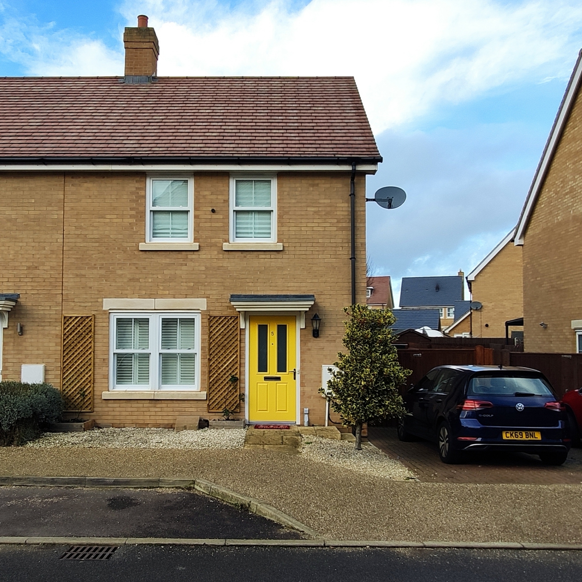 2 bedroom Semidetached House Hawking Drive, SG18 Property Search