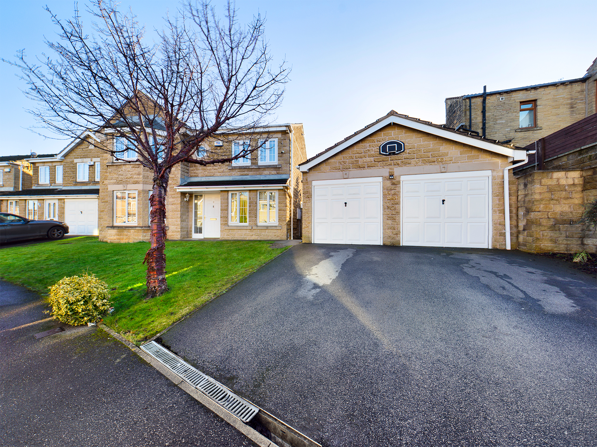 4 bedroom Detached House Loxley Close, BD2 Property Search Strike