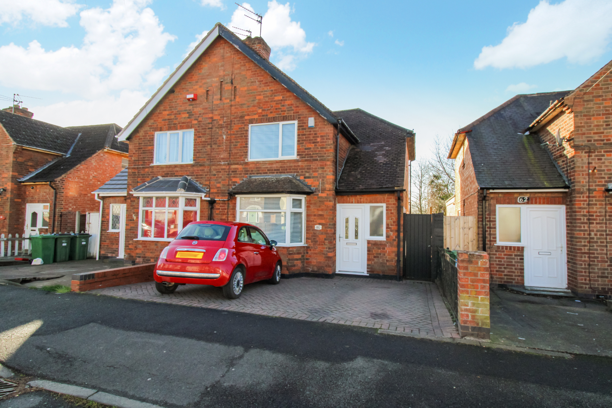 3 bedroom Semidetached House Braunstone Close, LE3 Property Search